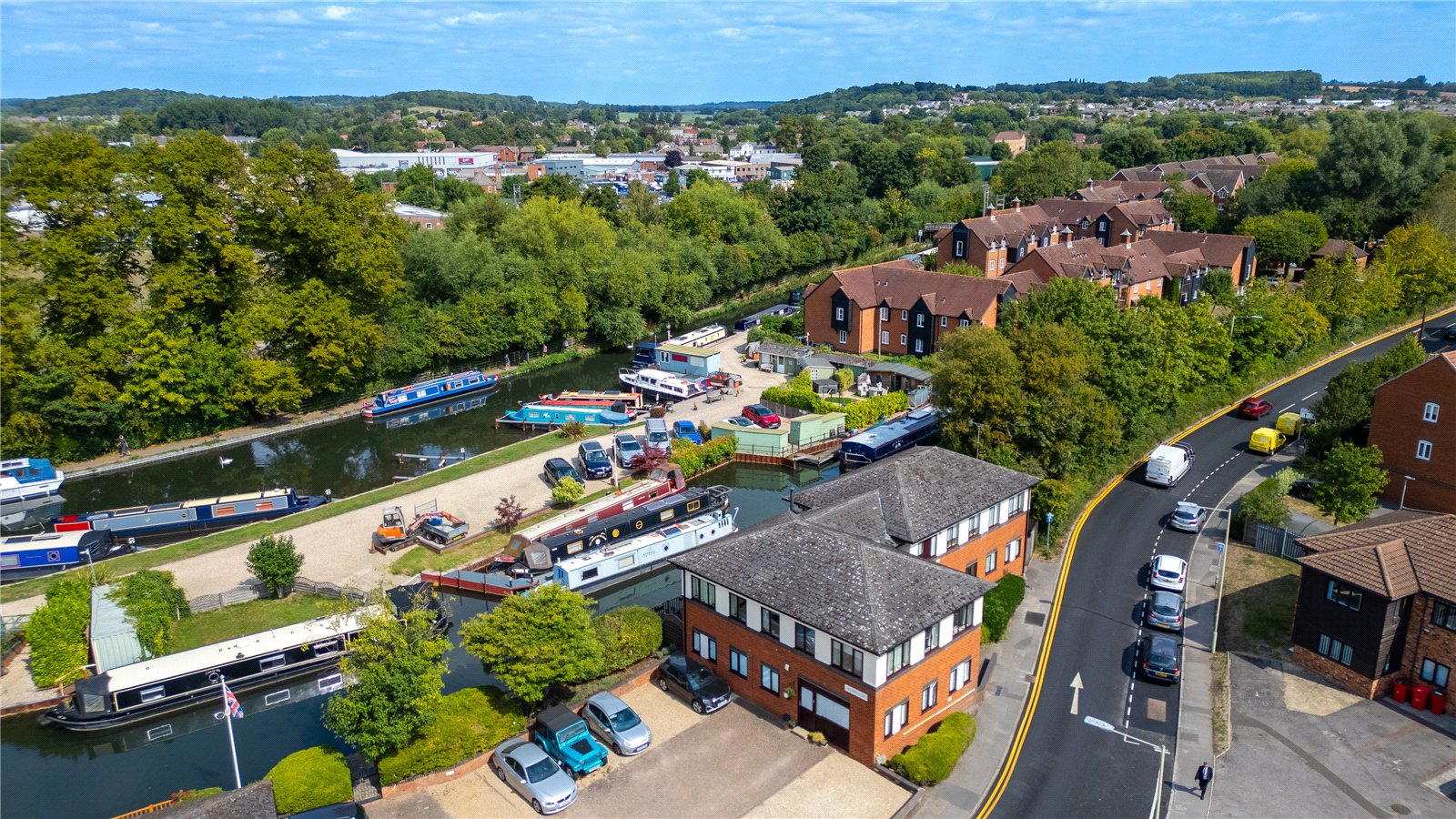 2 bedroom Flat to let in Newbury, Berkshire