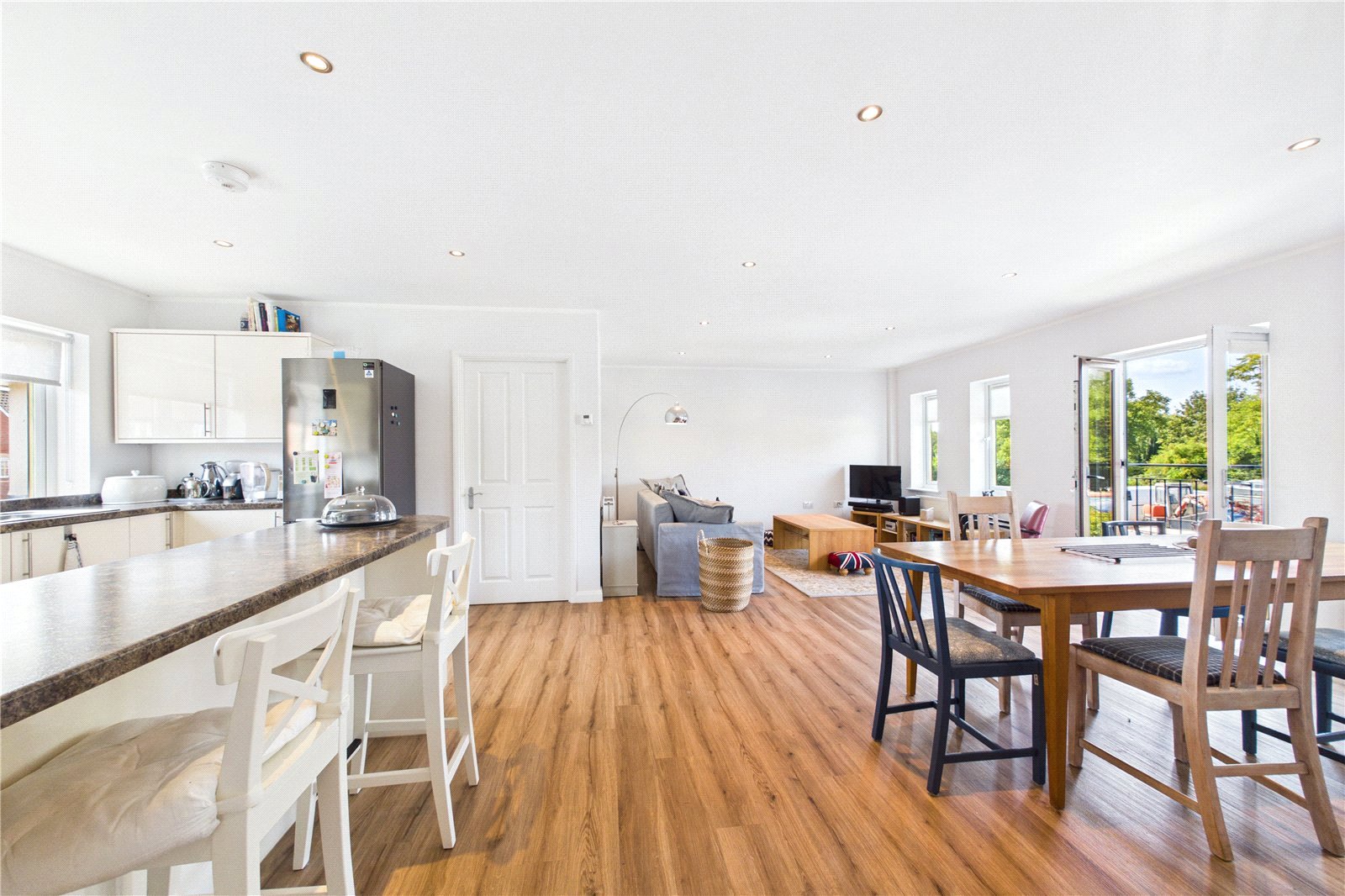 2 bedroom Flat to let in Newbury, Berkshire