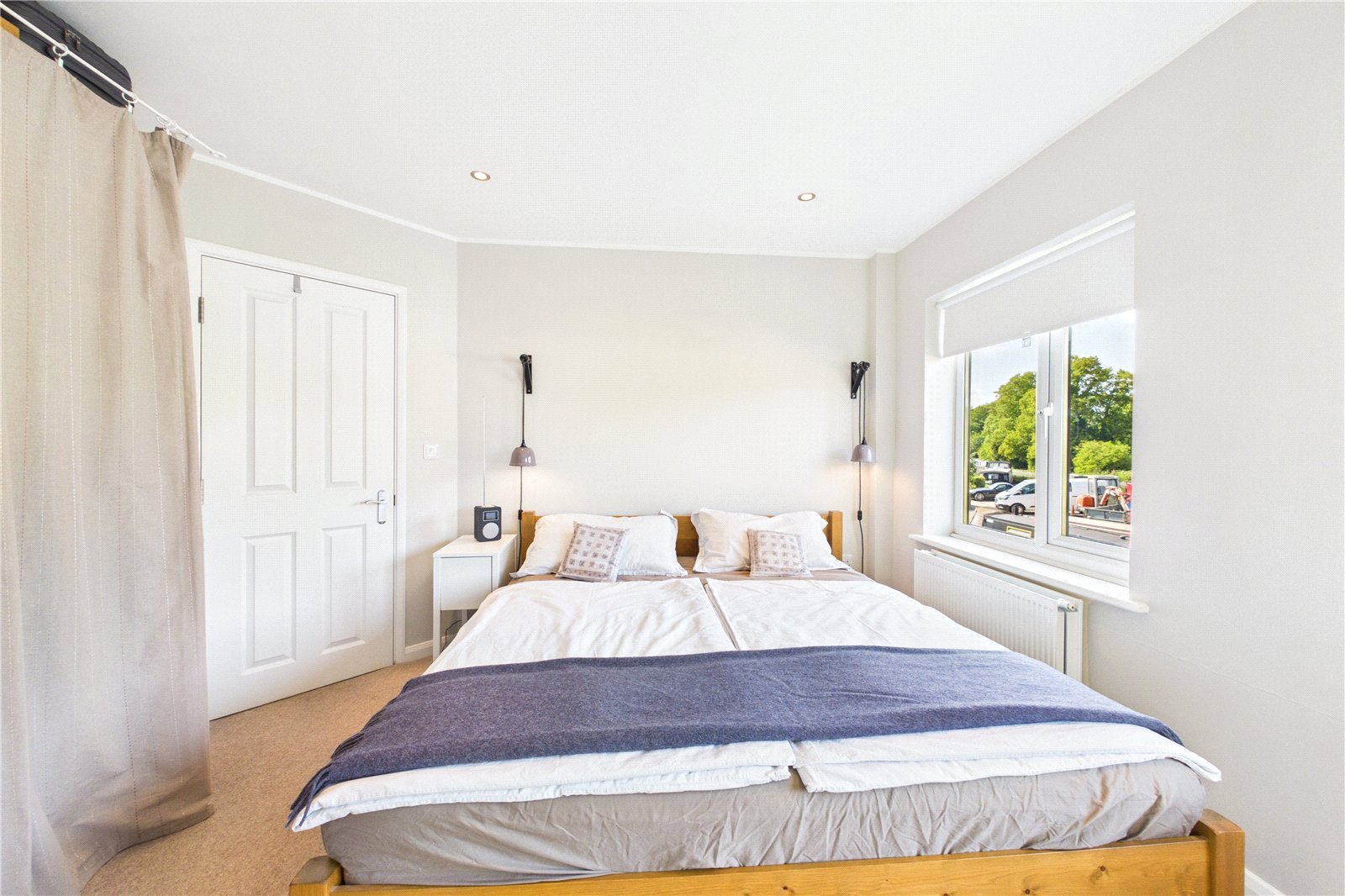 2 bedroom Flat to let in Newbury, Berkshire