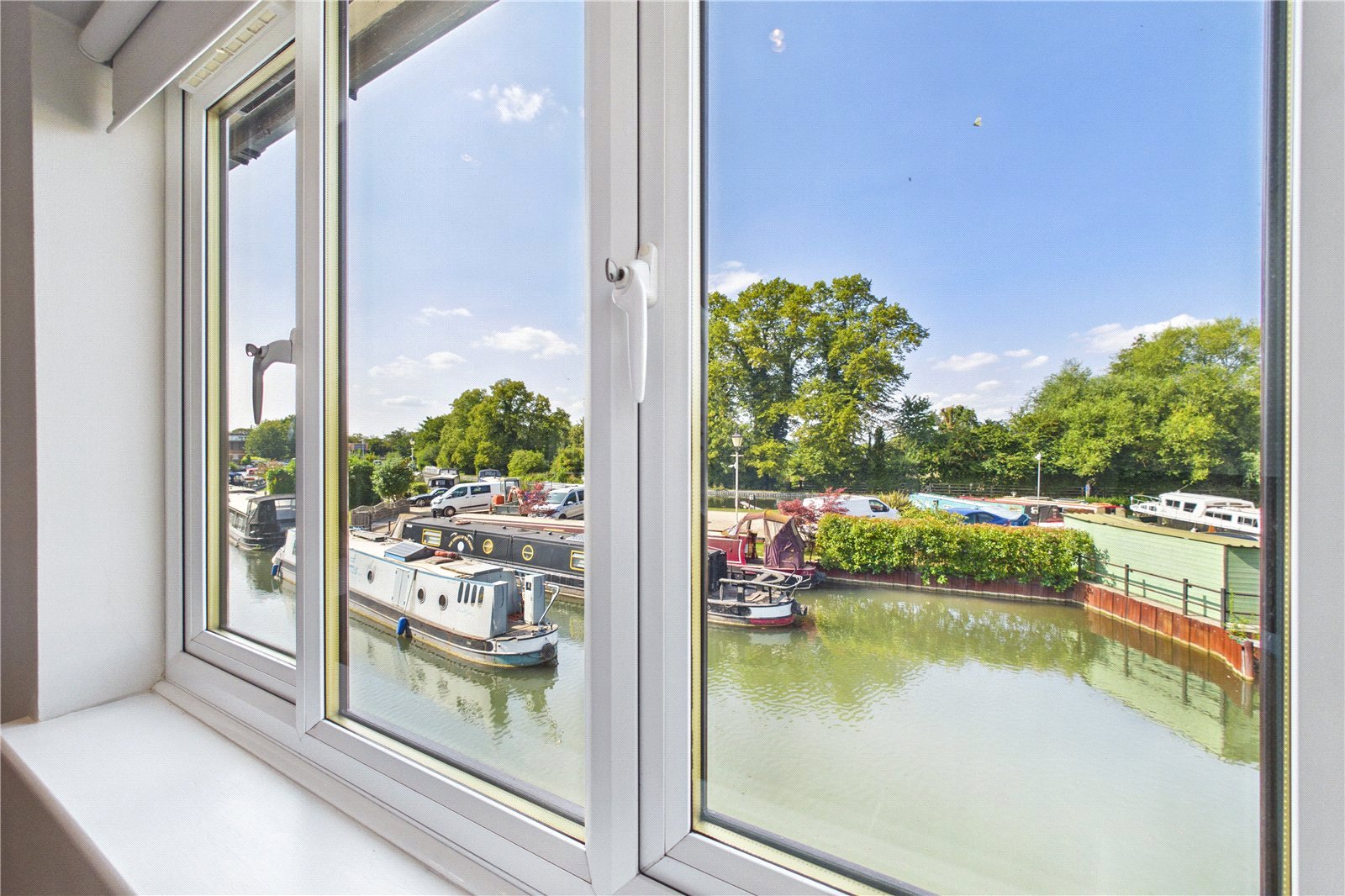 2 bedroom Flat to let in Newbury, Berkshire