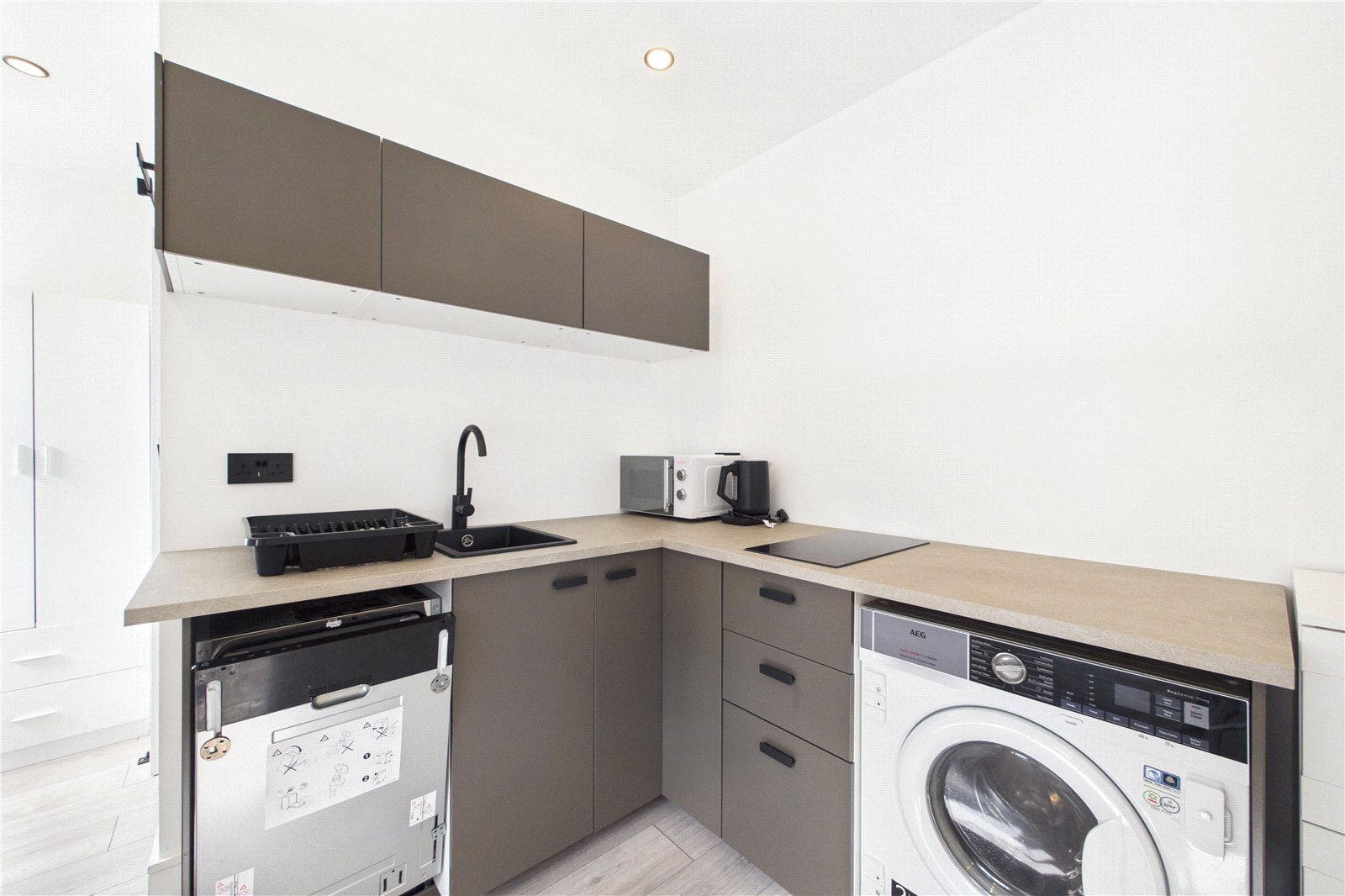 1 bedroom Flat to let in Spencers Wood, Reading, Berkshire