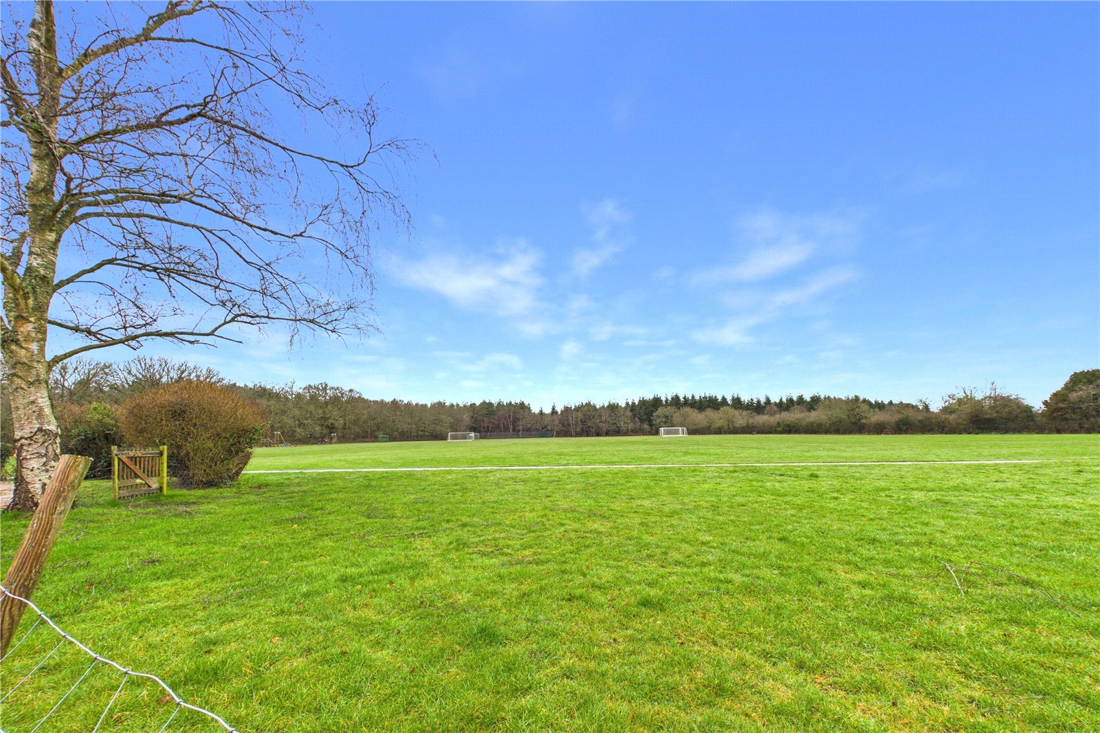 2 bedroom House to let in Stockcross, Newbury, Berkshire
