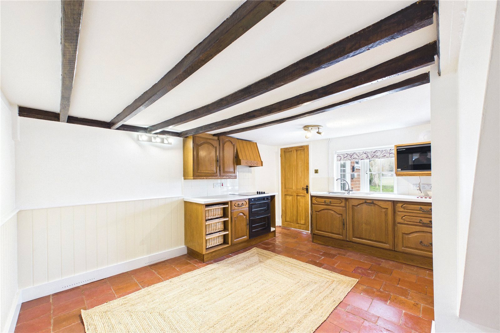2 bedroom House to let in Stockcross, Newbury, Berkshire