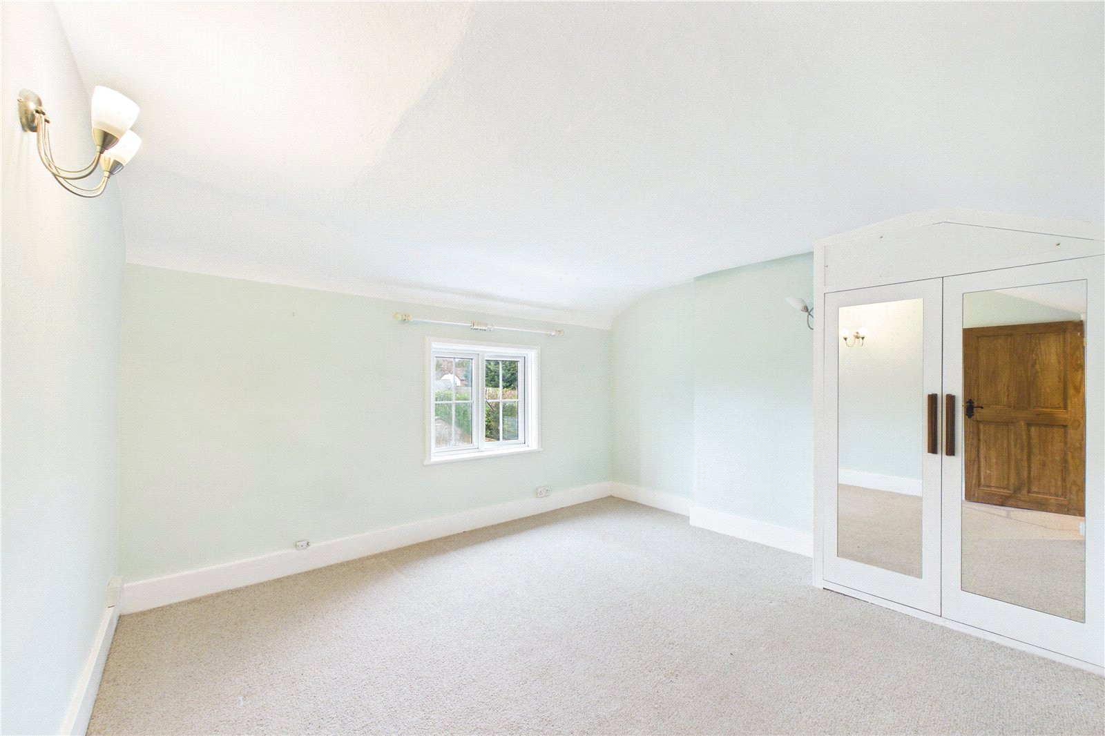 2 bedroom House to let in Stockcross, Newbury, Berkshire