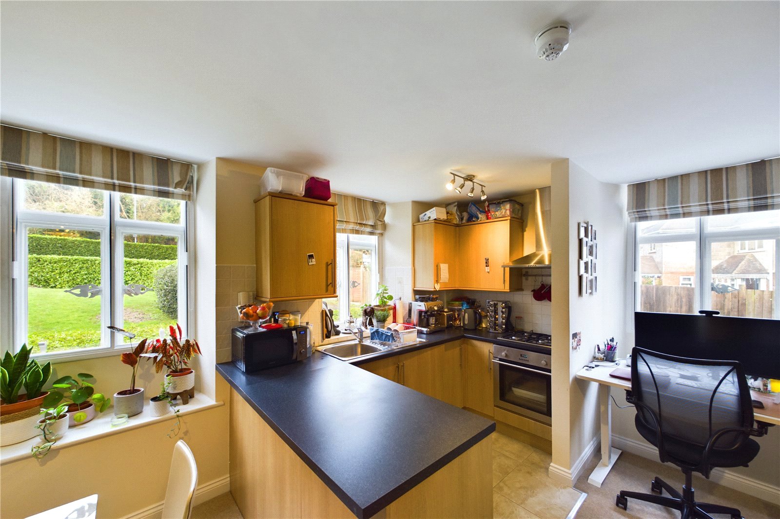 2 bedroom Flat to let in Kentwood Hill, Tilehurst, Reading