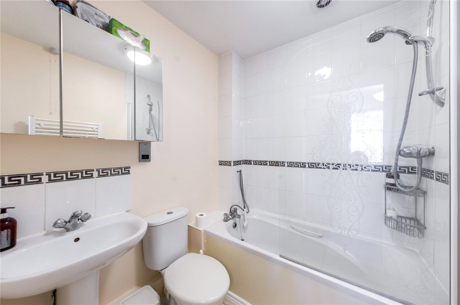 2 bedroom Flat to let in Kentwood Hill, Tilehurst, Reading