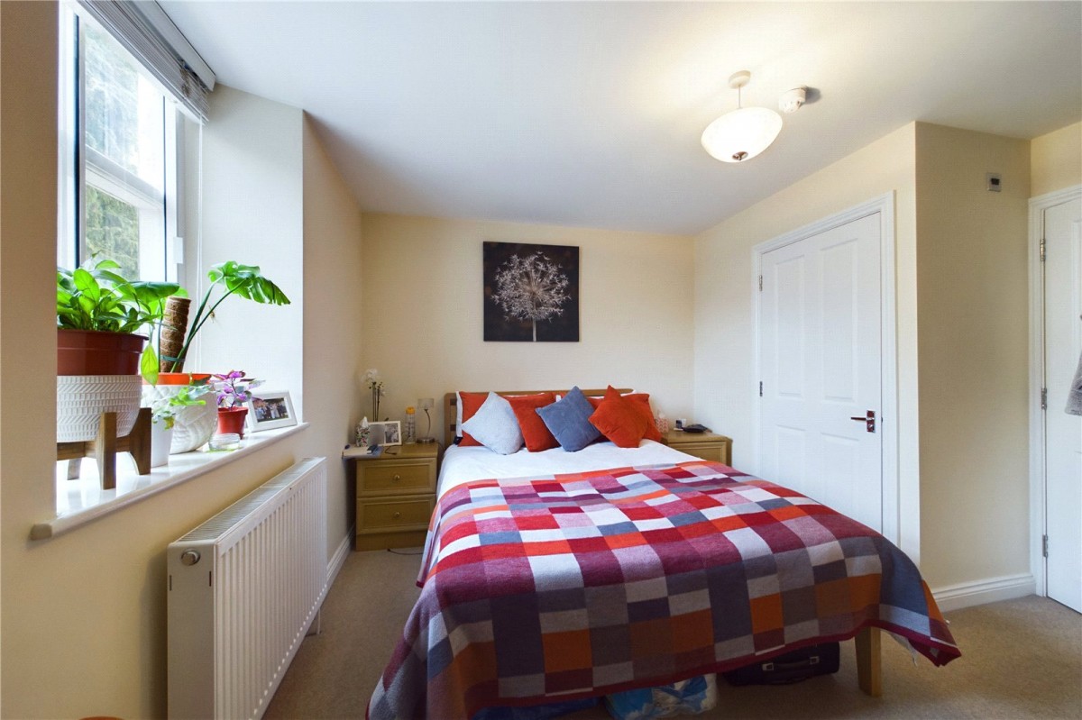 Kentwood Hill, Tilehurst, Reading