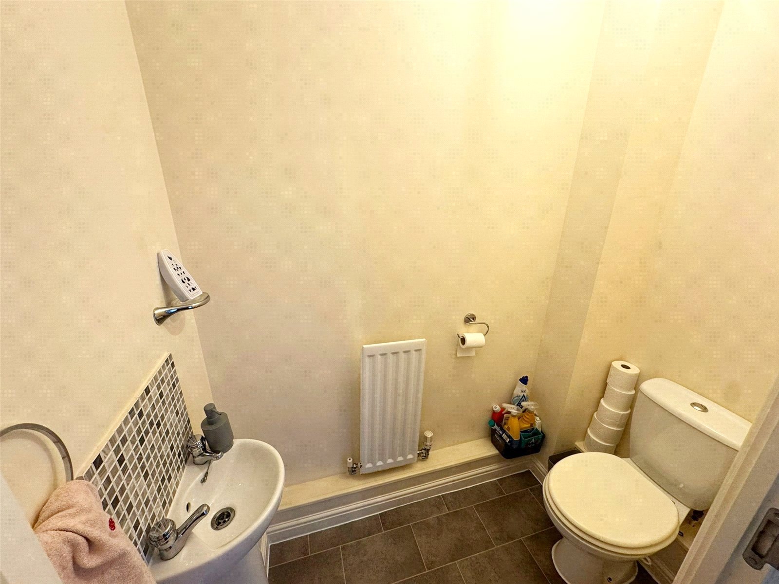 2 bedroom House to let in Basingstoke, Hampshire