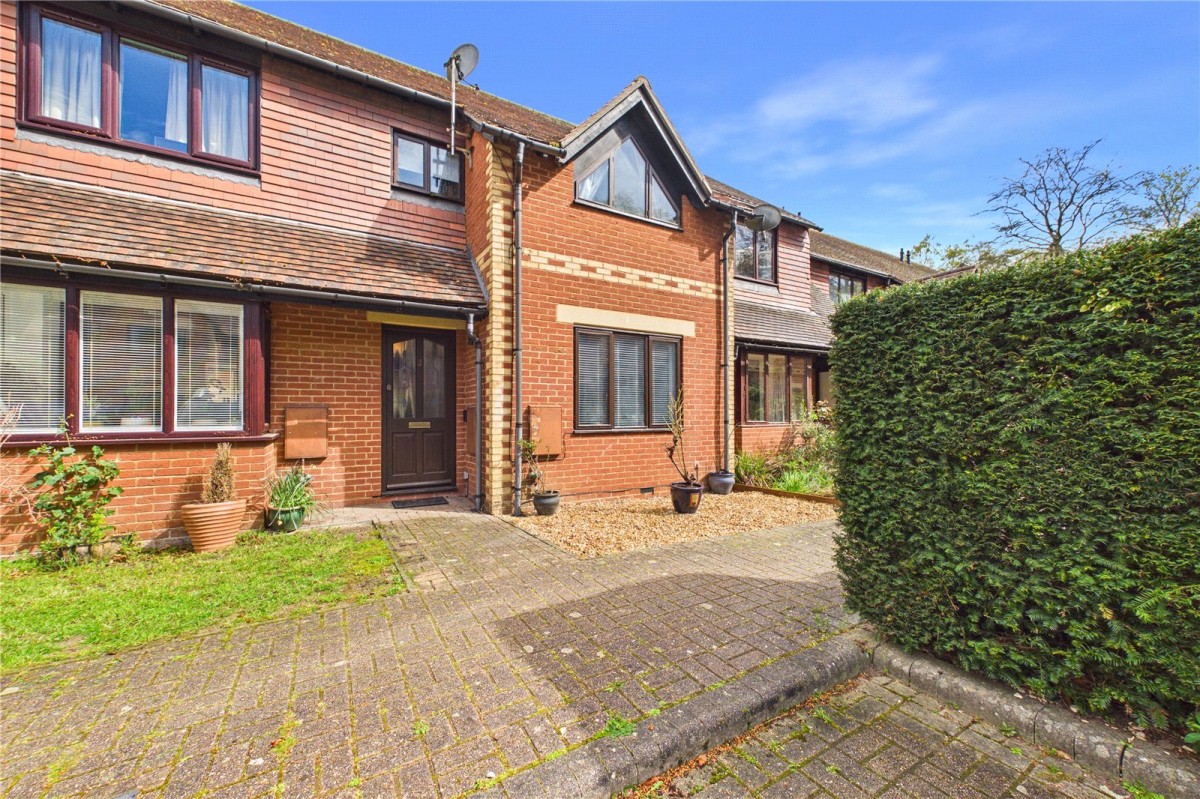 Laneswood, 
                    Mortimer, 
                    Reading, 
                    
                    RG7