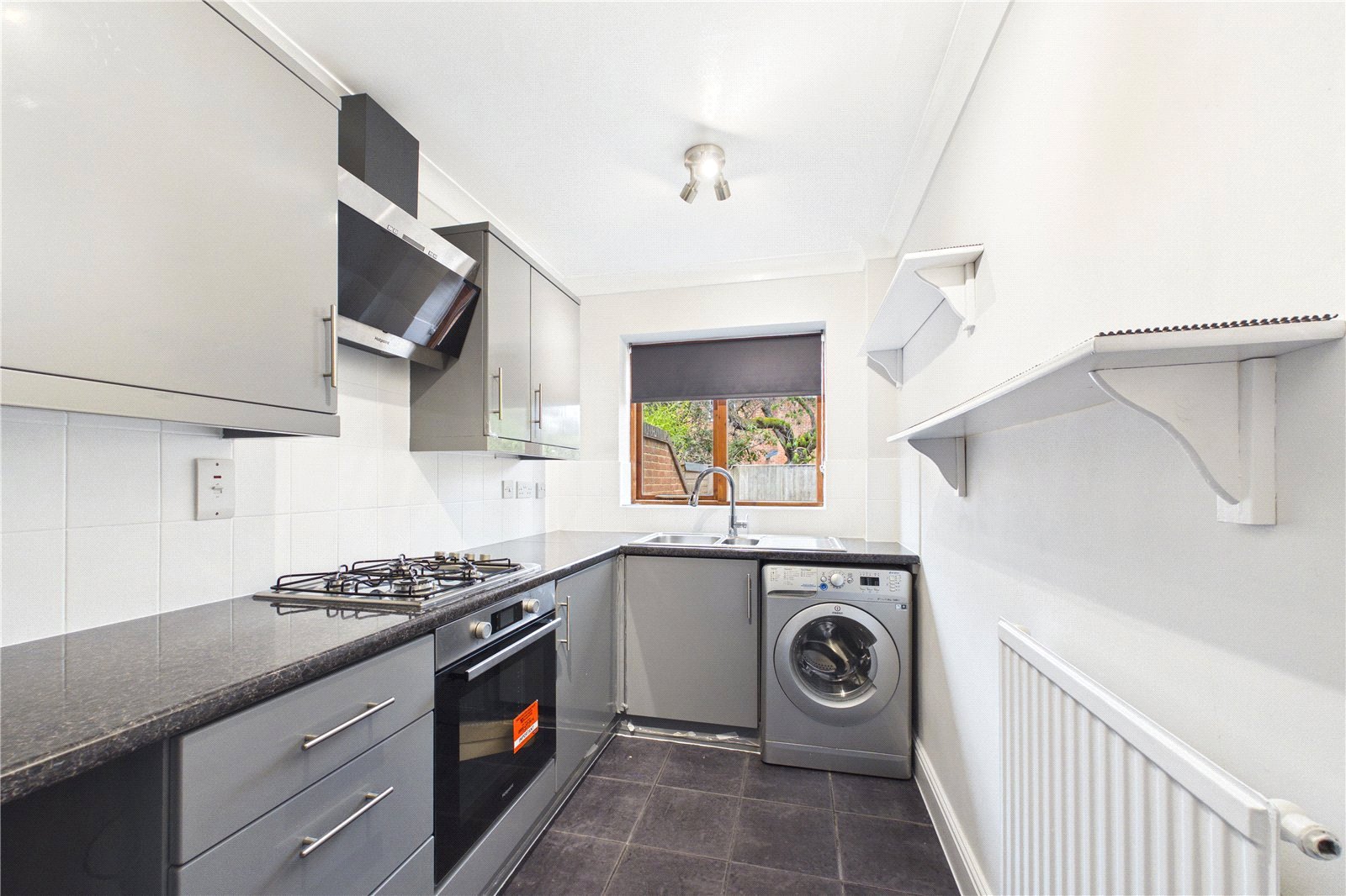 2 bedroom House to let in Mortimer, Reading
