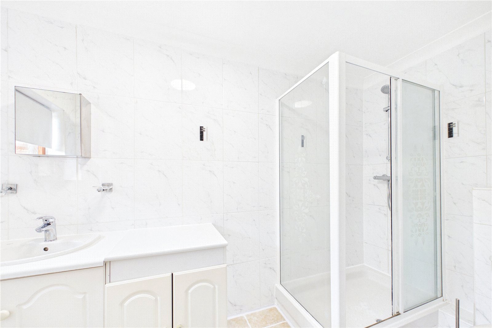 2 bedroom House to let in Mortimer, Reading