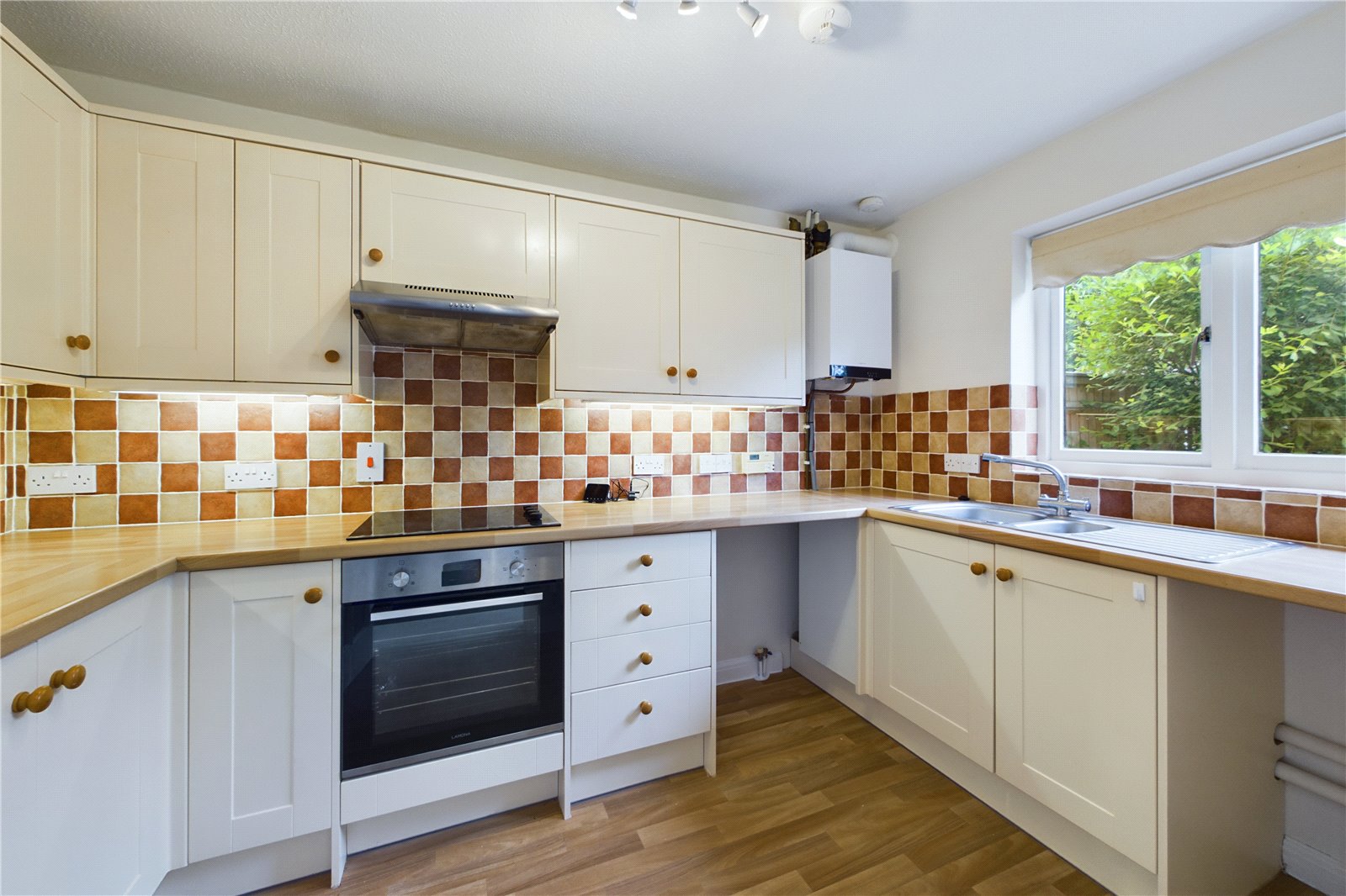 3 bedroom House to let in Spencers Wood, Berkshire