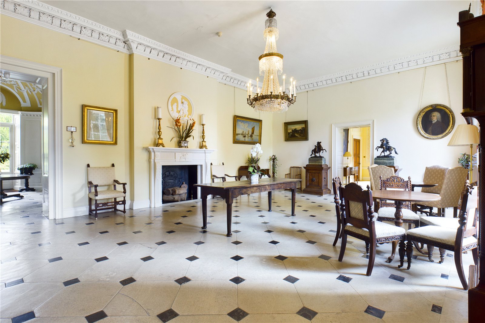 2 bedroom Flat for sale in Swallowfield, Reading, Berkshire