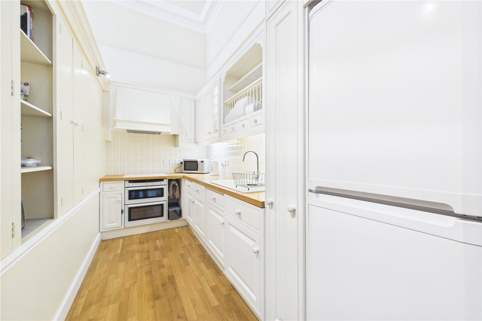 2 bedroom Flat for sale in Swallowfield, Reading, Berkshire