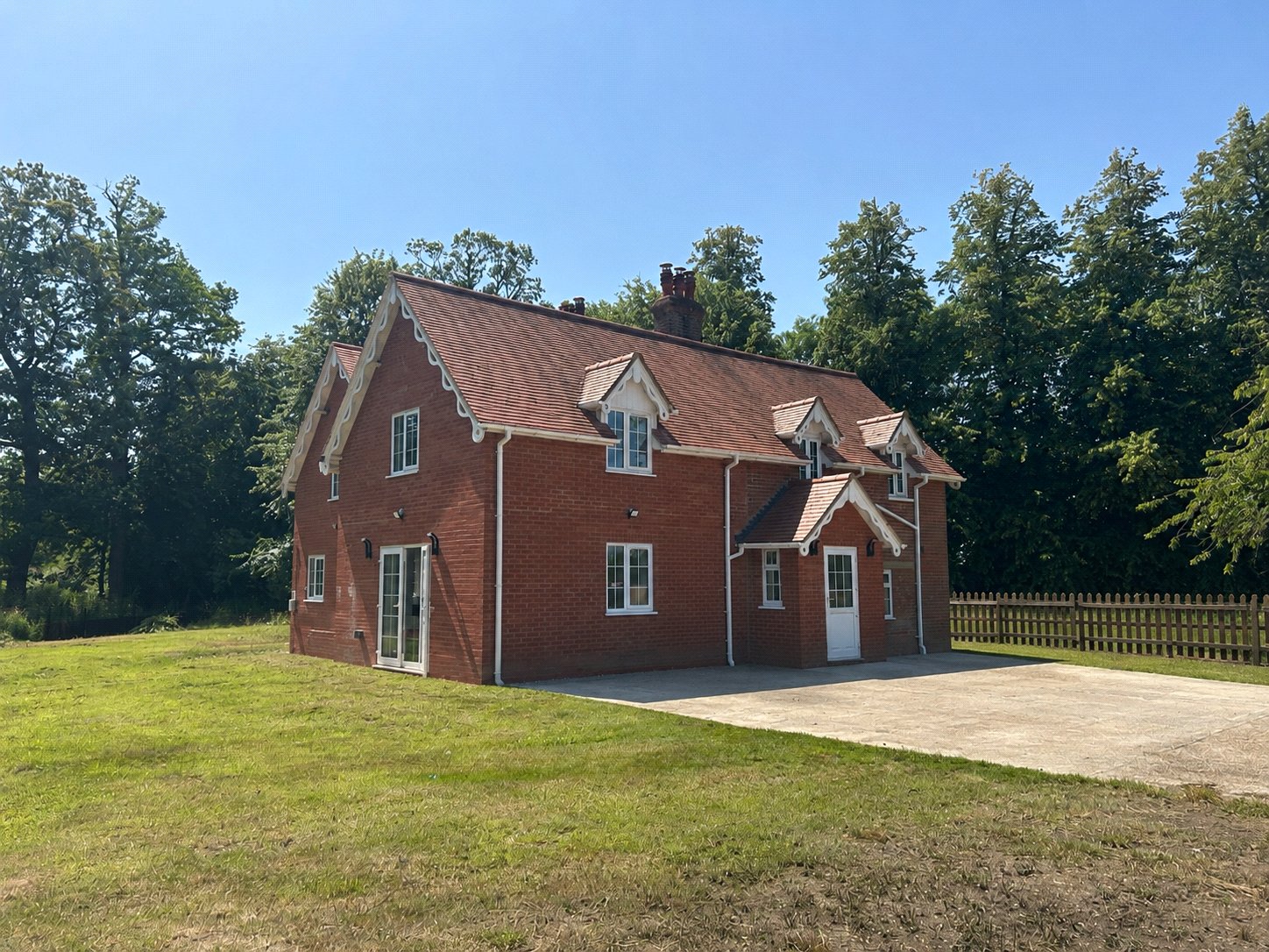 5 bedroom House for sale in Three Mile Cross, Reading, Berkshire