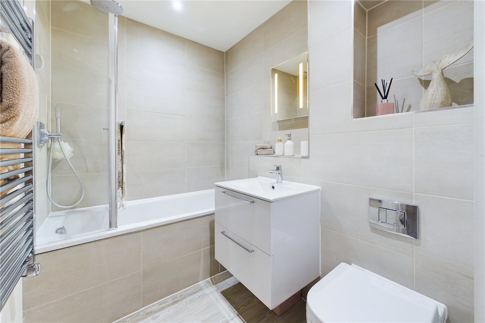 2 bedroom Flat for sale in Spencers Wood, Reading, Berkshire