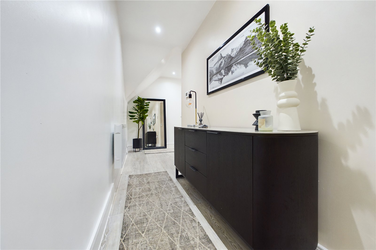 2 bedroom Flat for sale in Spencers Wood, Reading, Berkshire