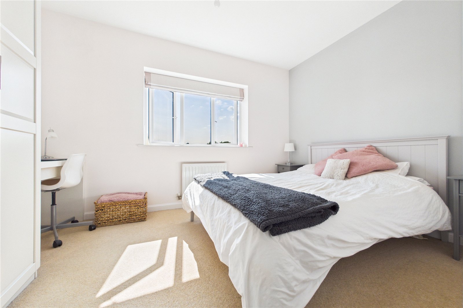 1 bedroom Flat for sale in Three Mile Cross, Reading, Berkshire
