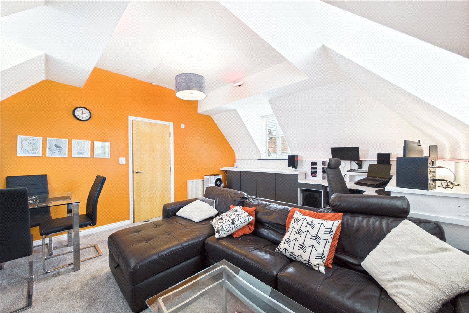 1 bedroom Flat for sale in Three Mile Cross, Reading, Berkshire
