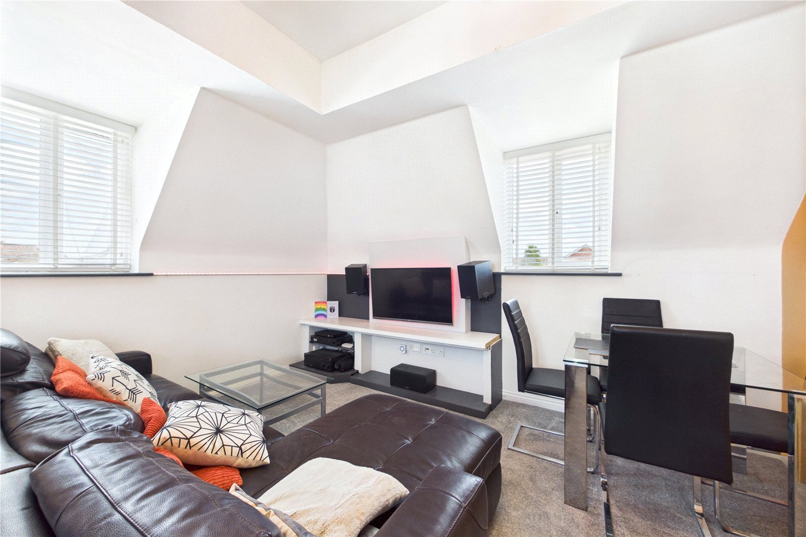 1 bedroom Flat for sale in Three Mile Cross, Reading, Berkshire