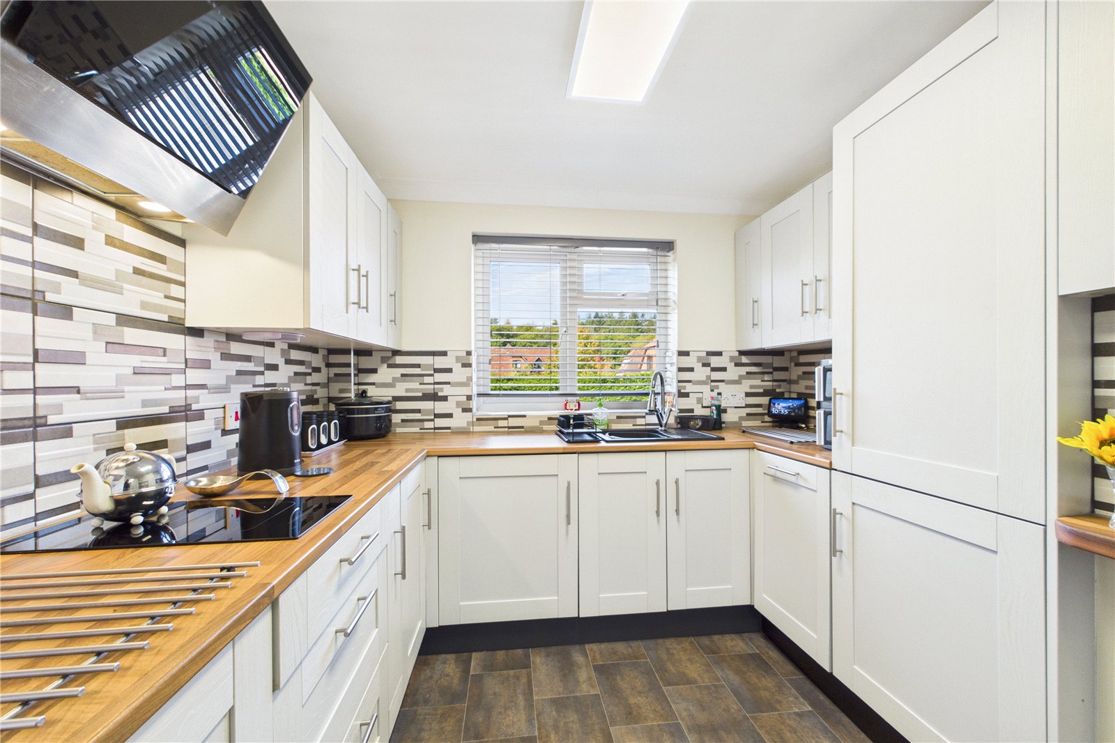 2 bedroom Flat for sale in Riseley, Reading, Berkshire