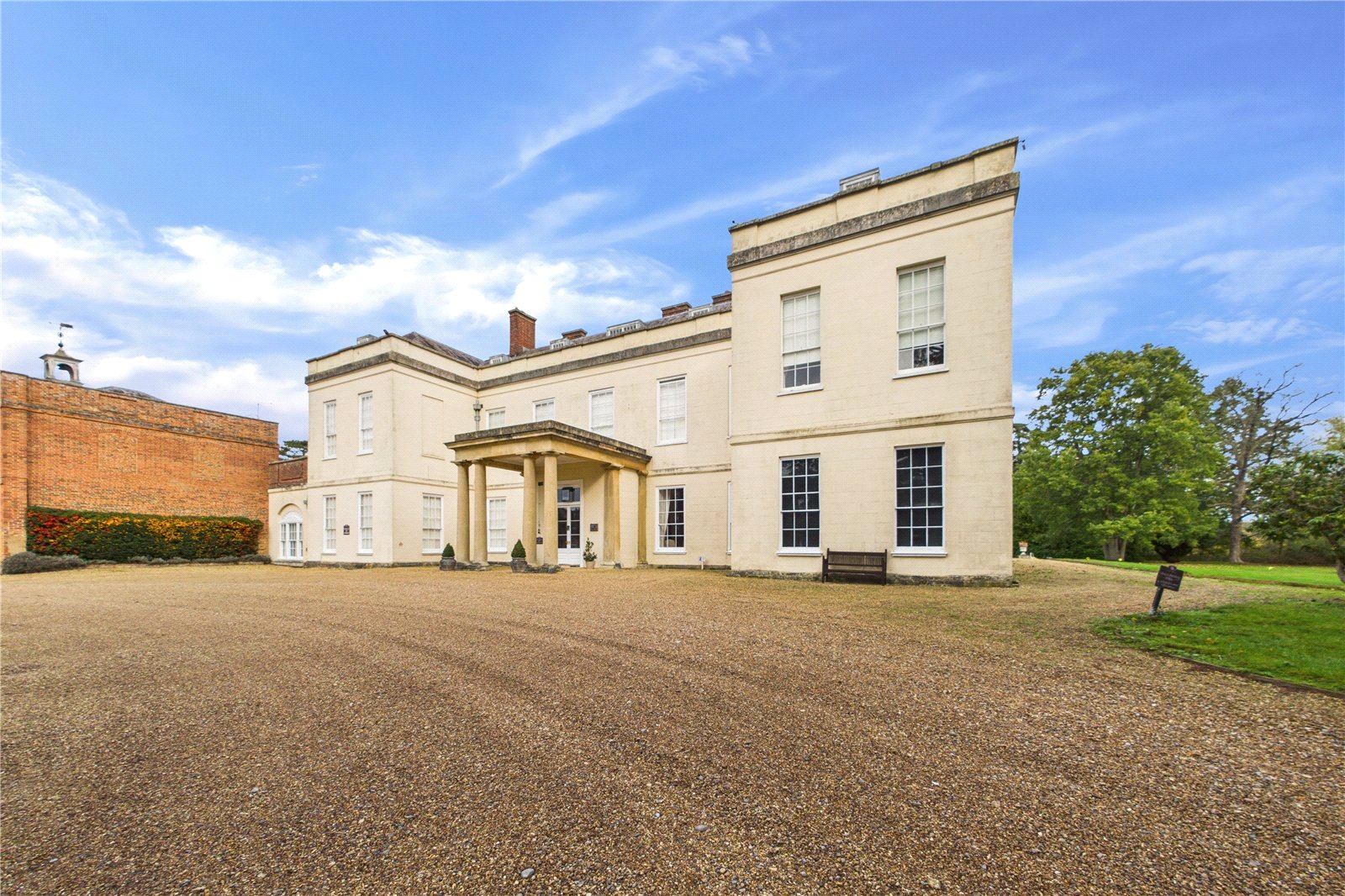 2 bedroom Flat for sale in Swallowfield, Reading, Berkshire