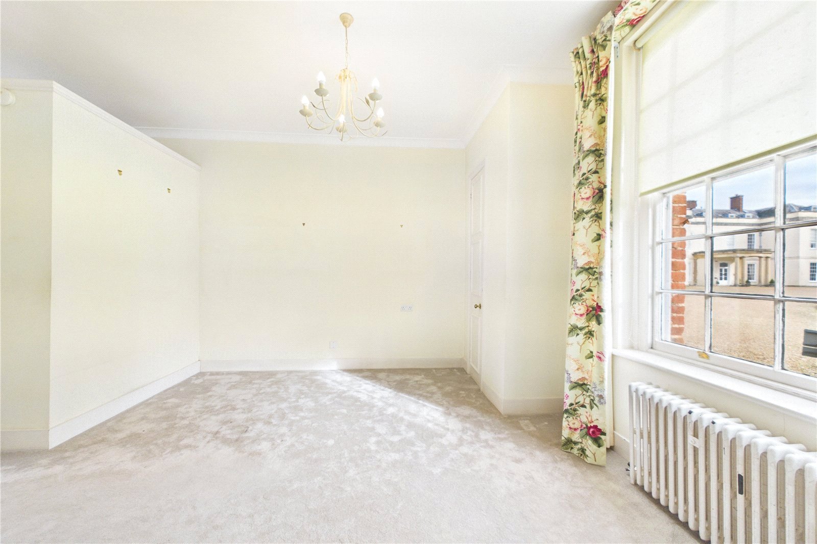 2 bedroom Flat for sale in Swallowfield, Reading, Berkshire