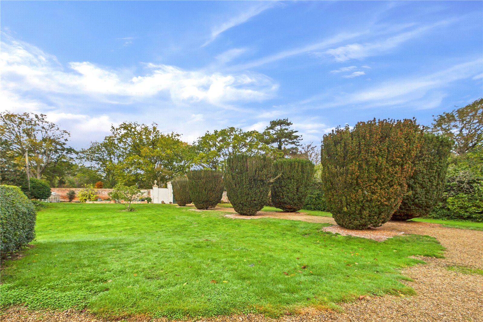 2 bedroom Flat for sale in Swallowfield, Reading, Berkshire