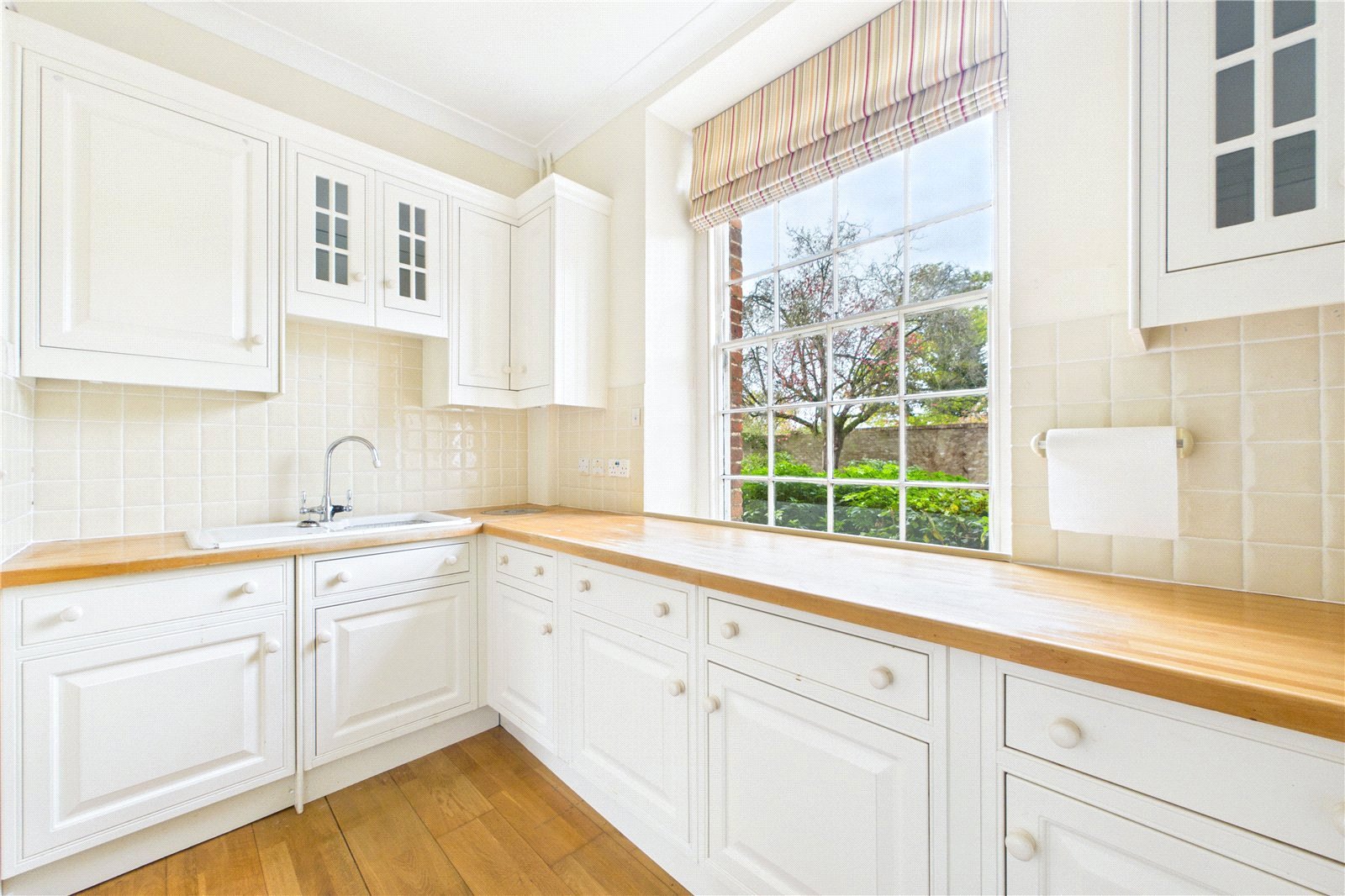 2 bedroom Flat for sale in Swallowfield, Reading, Berkshire
