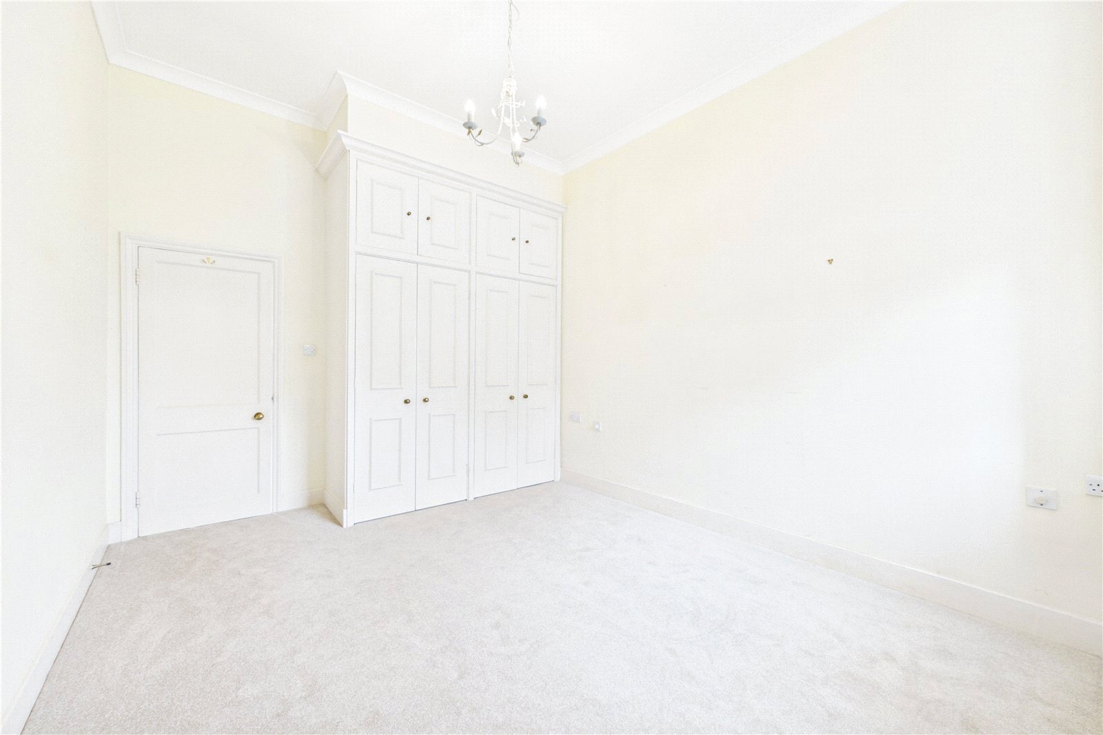 2 bedroom Flat for sale in Swallowfield, Reading, Berkshire