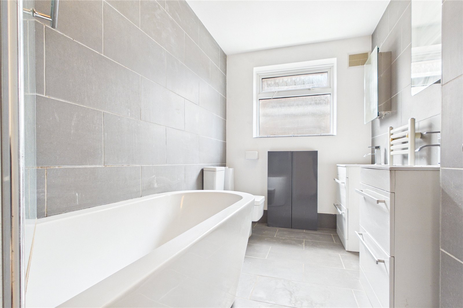 3 bedroom Bungalow for sale in Three Mile Cross, Reading, Berkshire