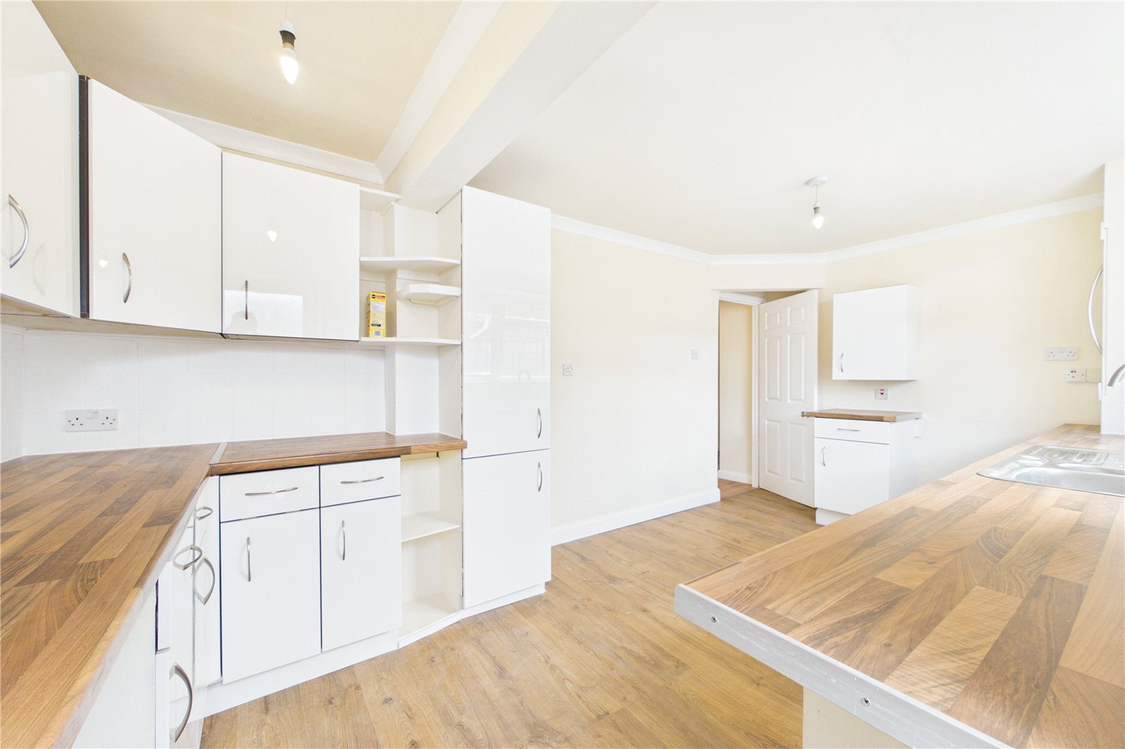 3 bedroom Bungalow for sale in Three Mile Cross, Reading, Berkshire
