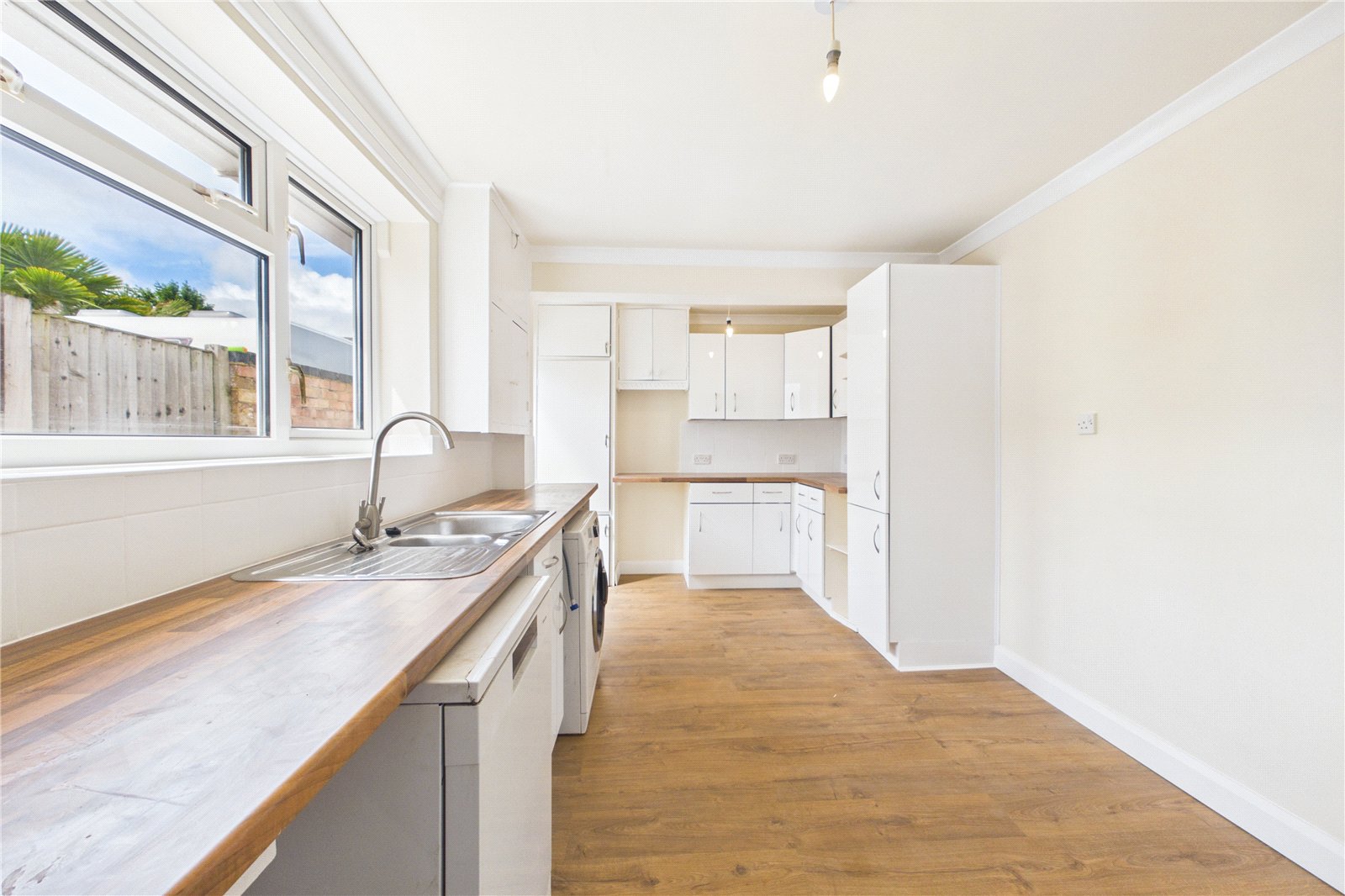 3 bedroom Bungalow for sale in Three Mile Cross, Reading, Berkshire