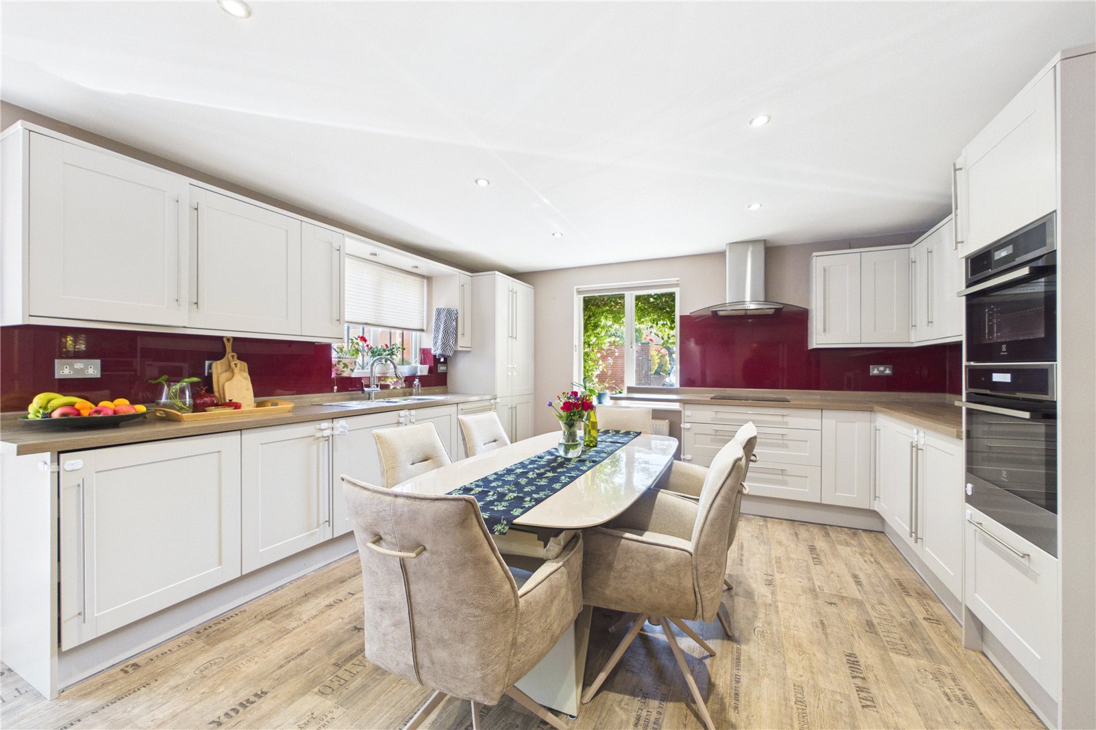 4 bedroom House for sale in Three Mile Cross, Reading, Berkshire