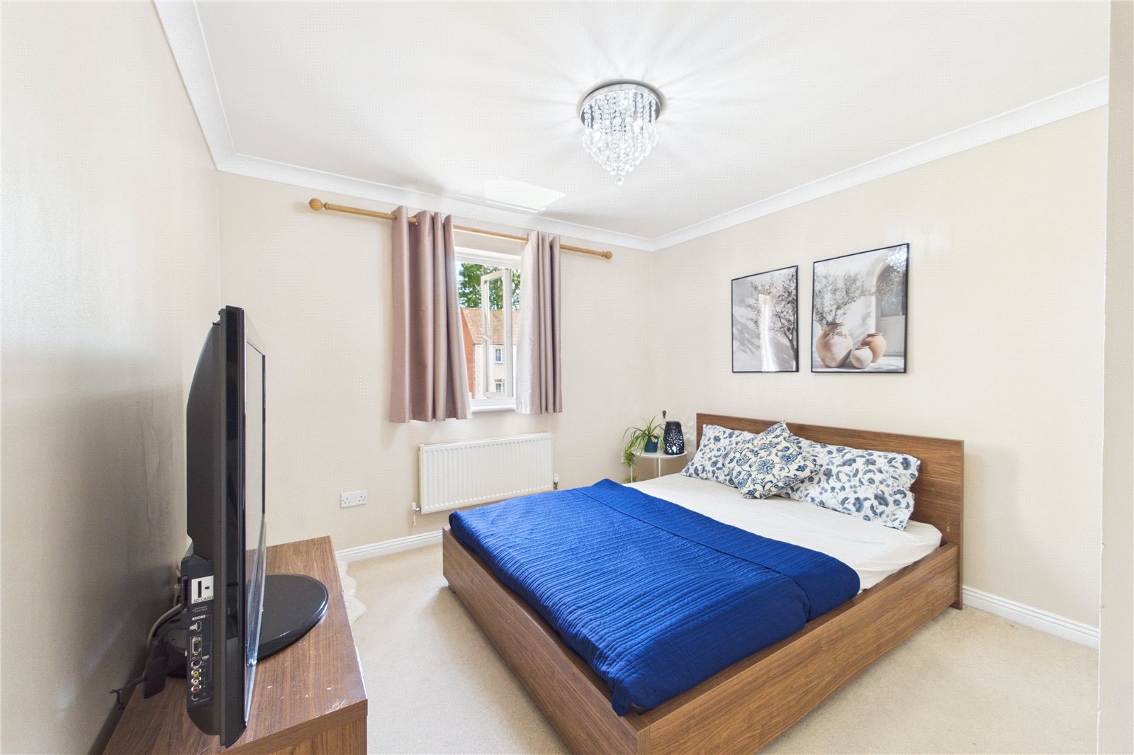 4 bedroom House for sale in Three Mile Cross, Reading, Berkshire
