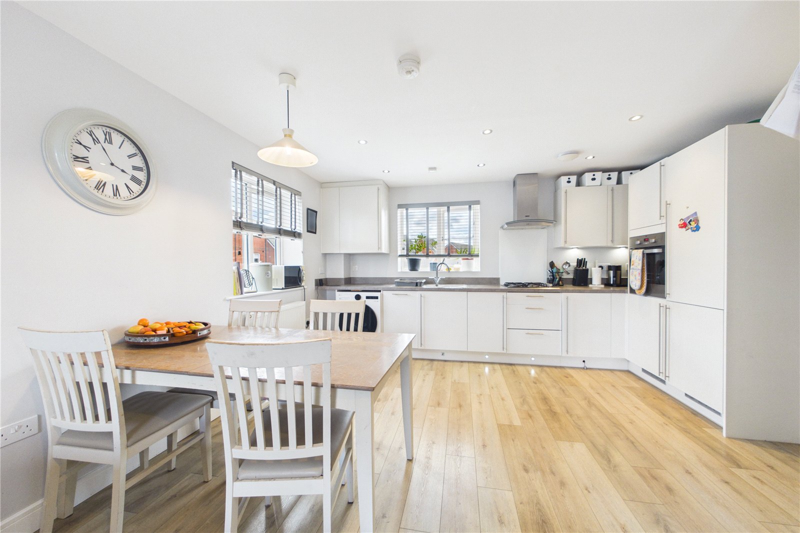 2 bedroom Flat for sale in Three Mile Cross, Reading, Berkshire