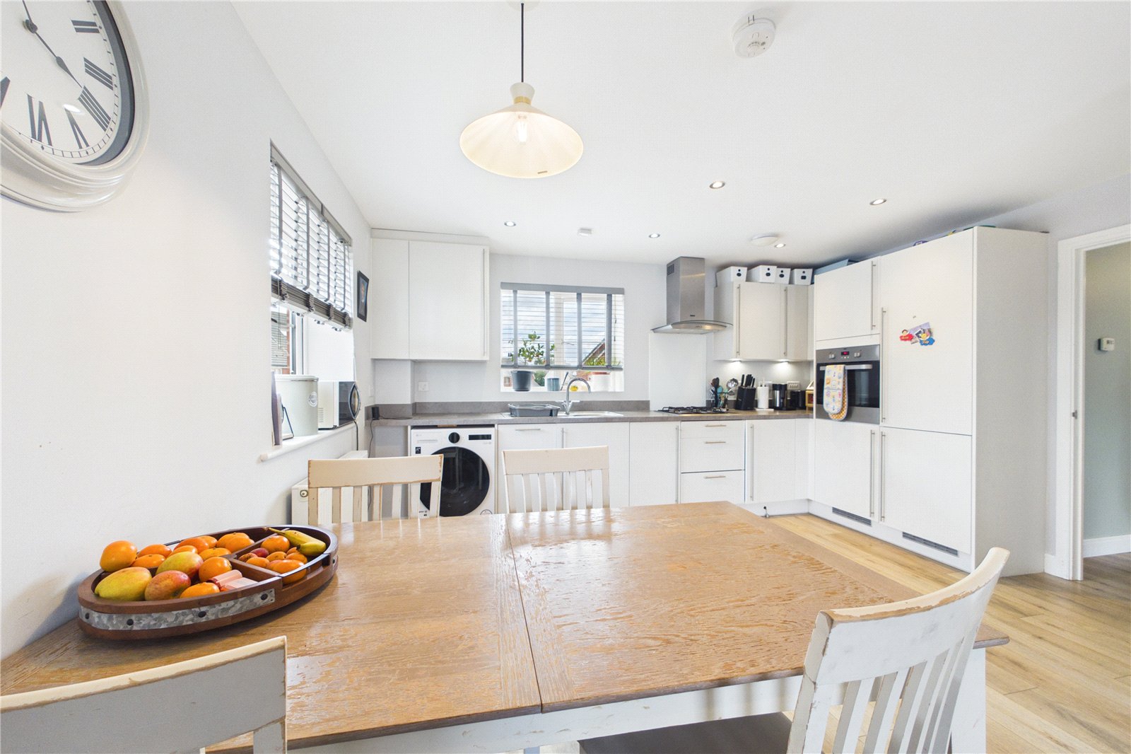 2 bedroom Flat for sale in Three Mile Cross, Reading, Berkshire
