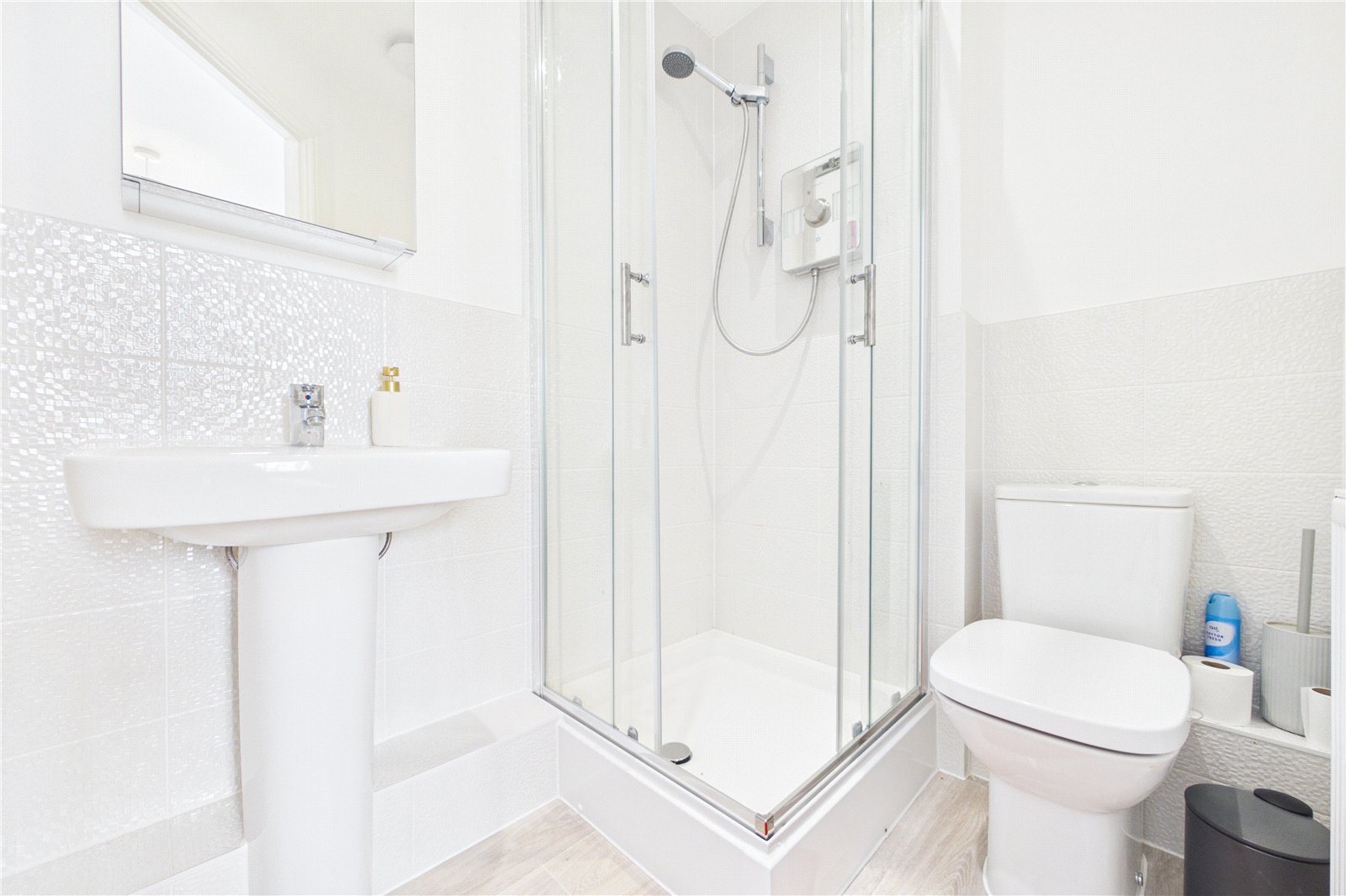 2 bedroom Flat for sale in Three Mile Cross, Reading, Berkshire