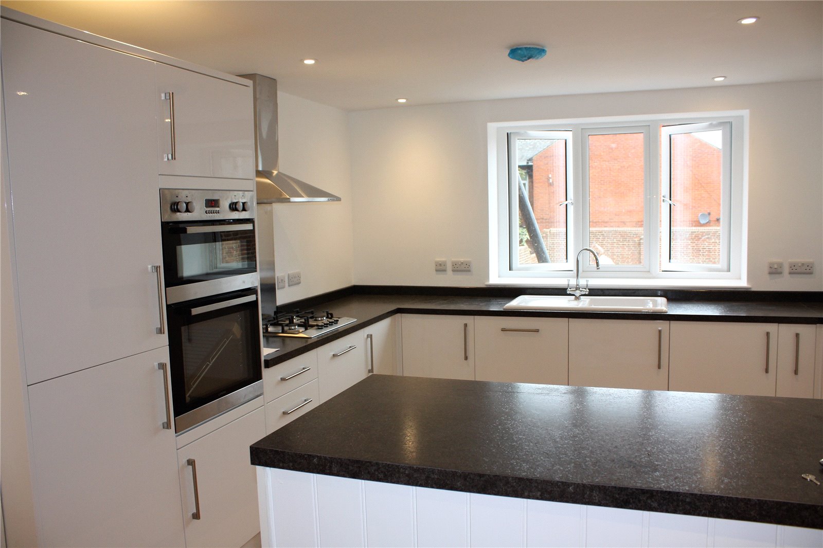 4 bedroom House to let in Reading, Berkshire