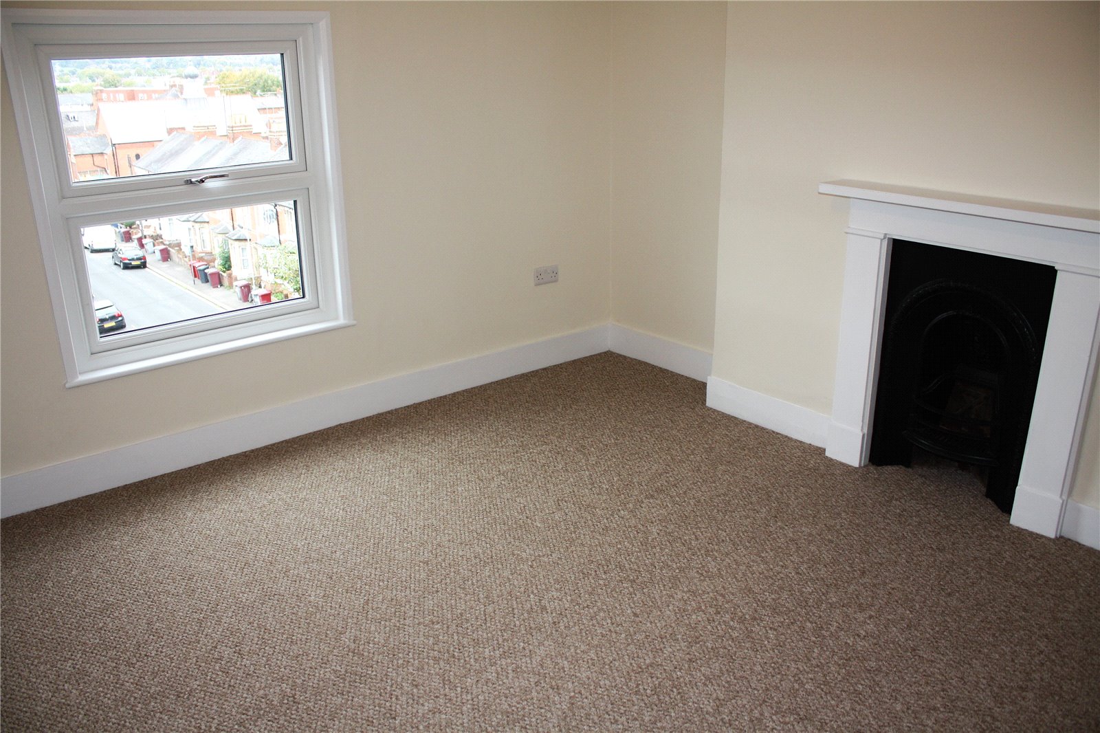 4 bedroom House to let in Reading, Berkshire