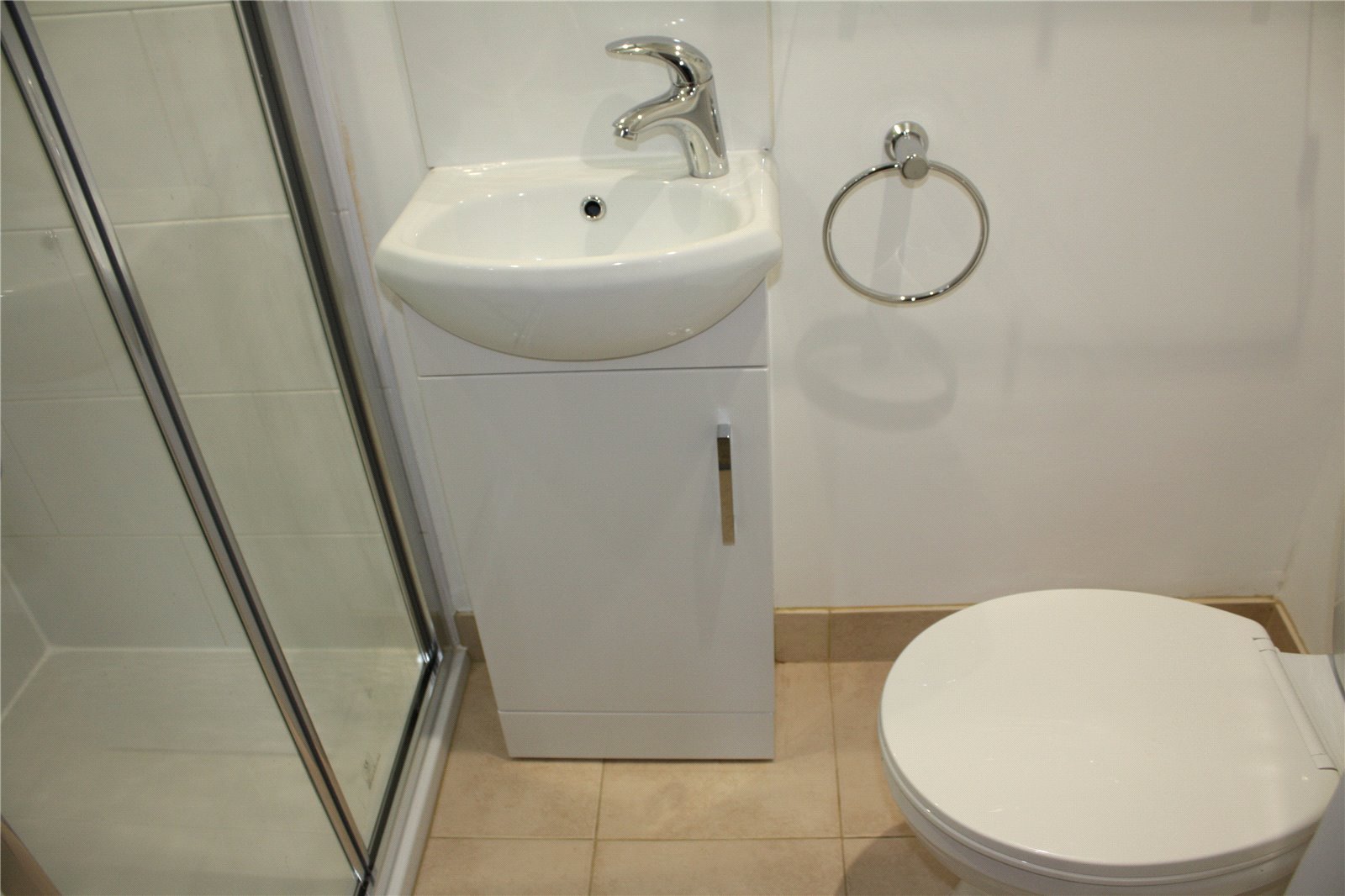 4 bedroom House to let in Reading, Berkshire