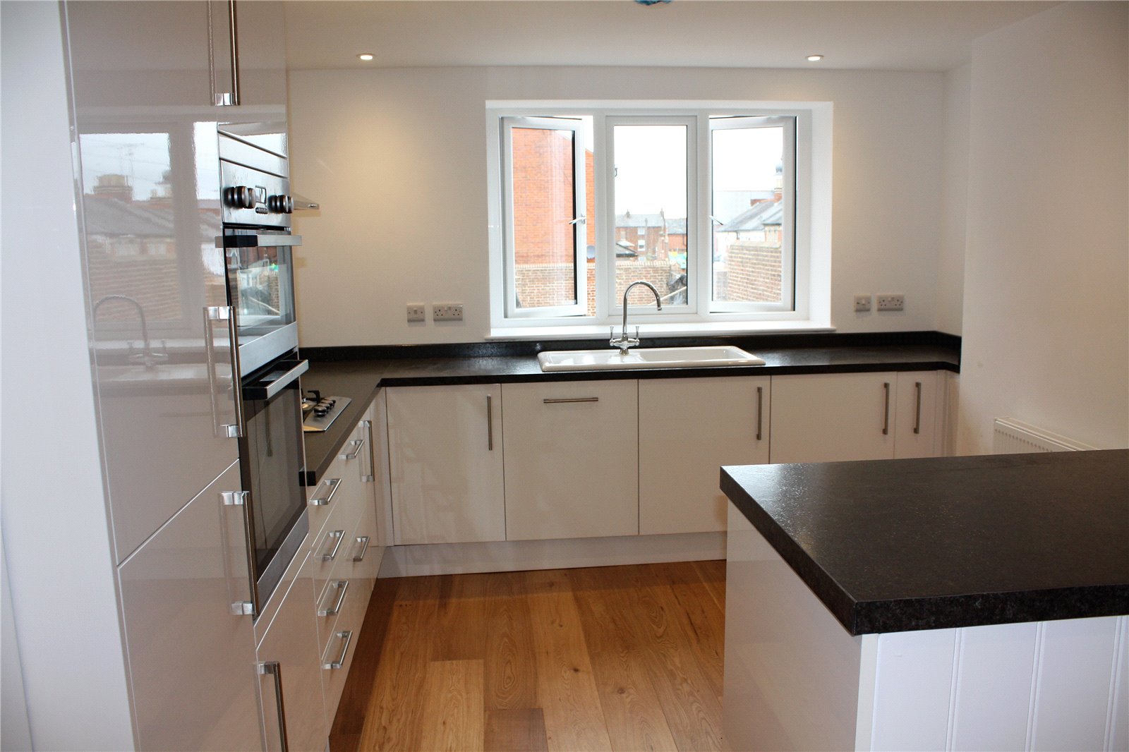 4 bedroom House to let in Reading, Berkshire