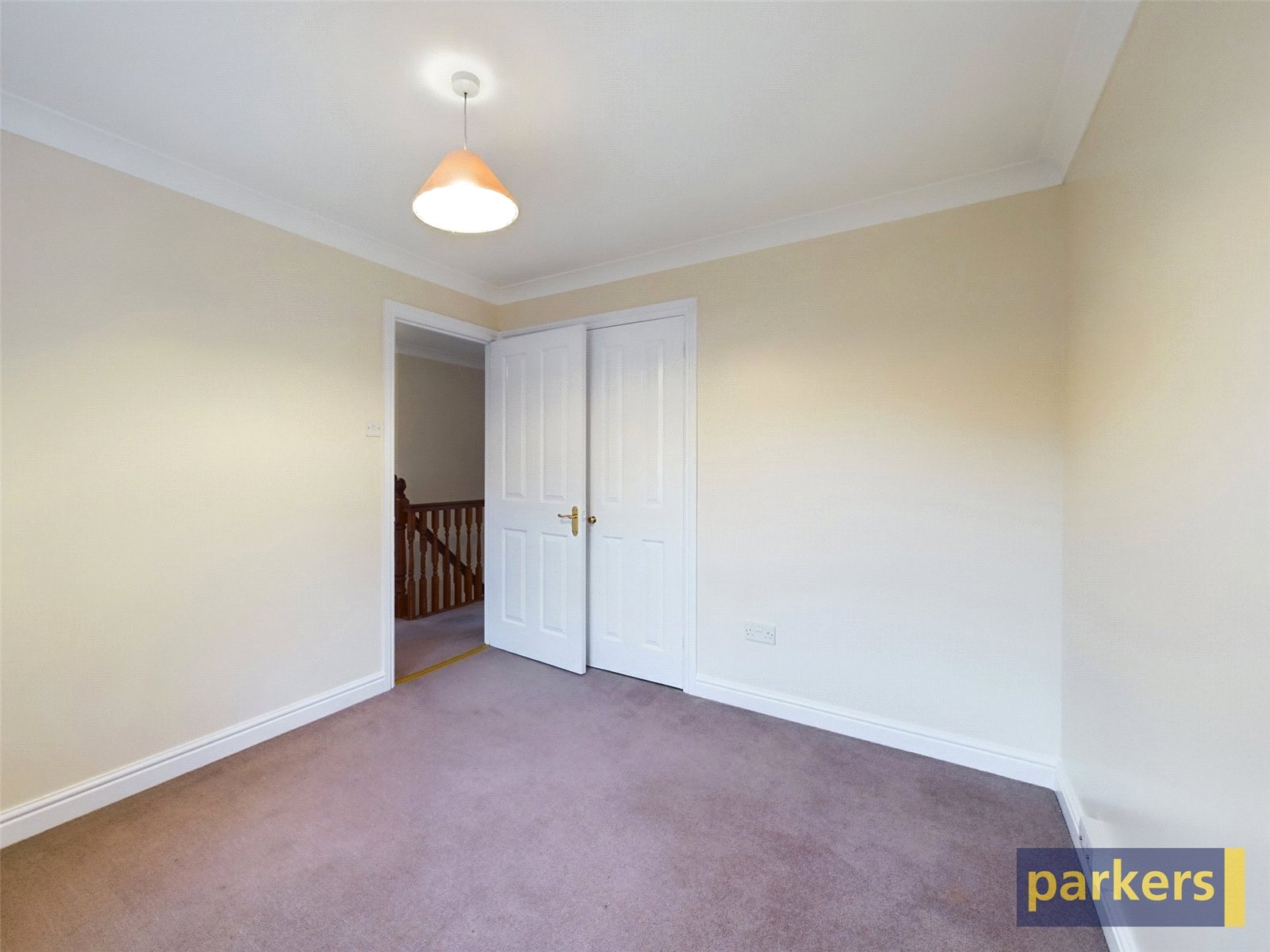 4 bedroom House to let in Emmer Green, Reading, Berkshire
