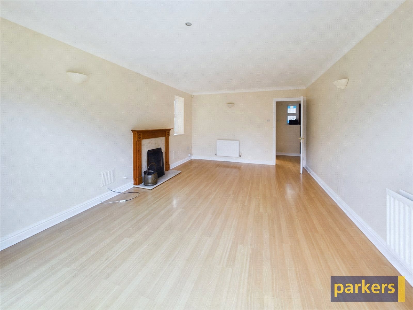 4 bedroom House to let in Emmer Green, Reading, Berkshire