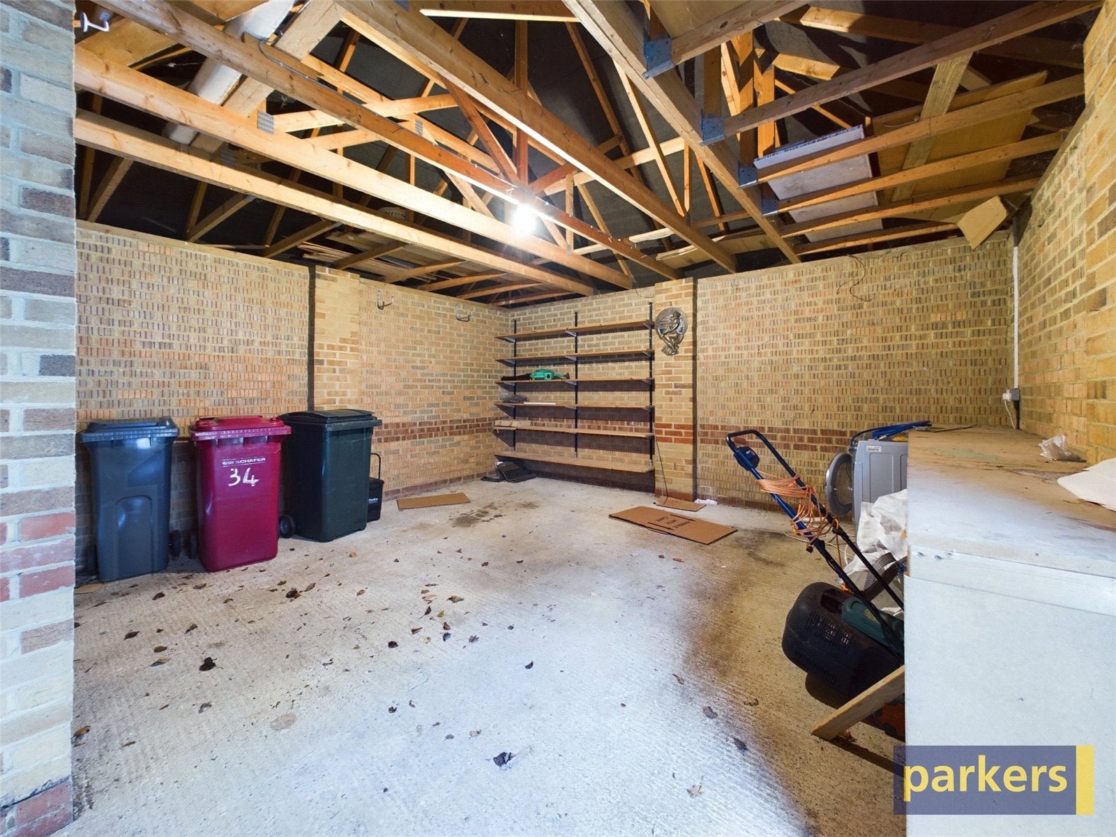 4 bedroom House to let in Emmer Green, Reading, Berkshire