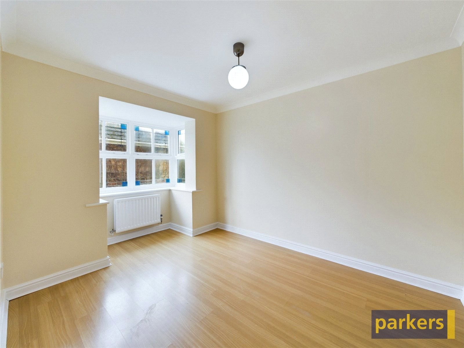 4 bedroom House to let in Emmer Green, Reading, Berkshire