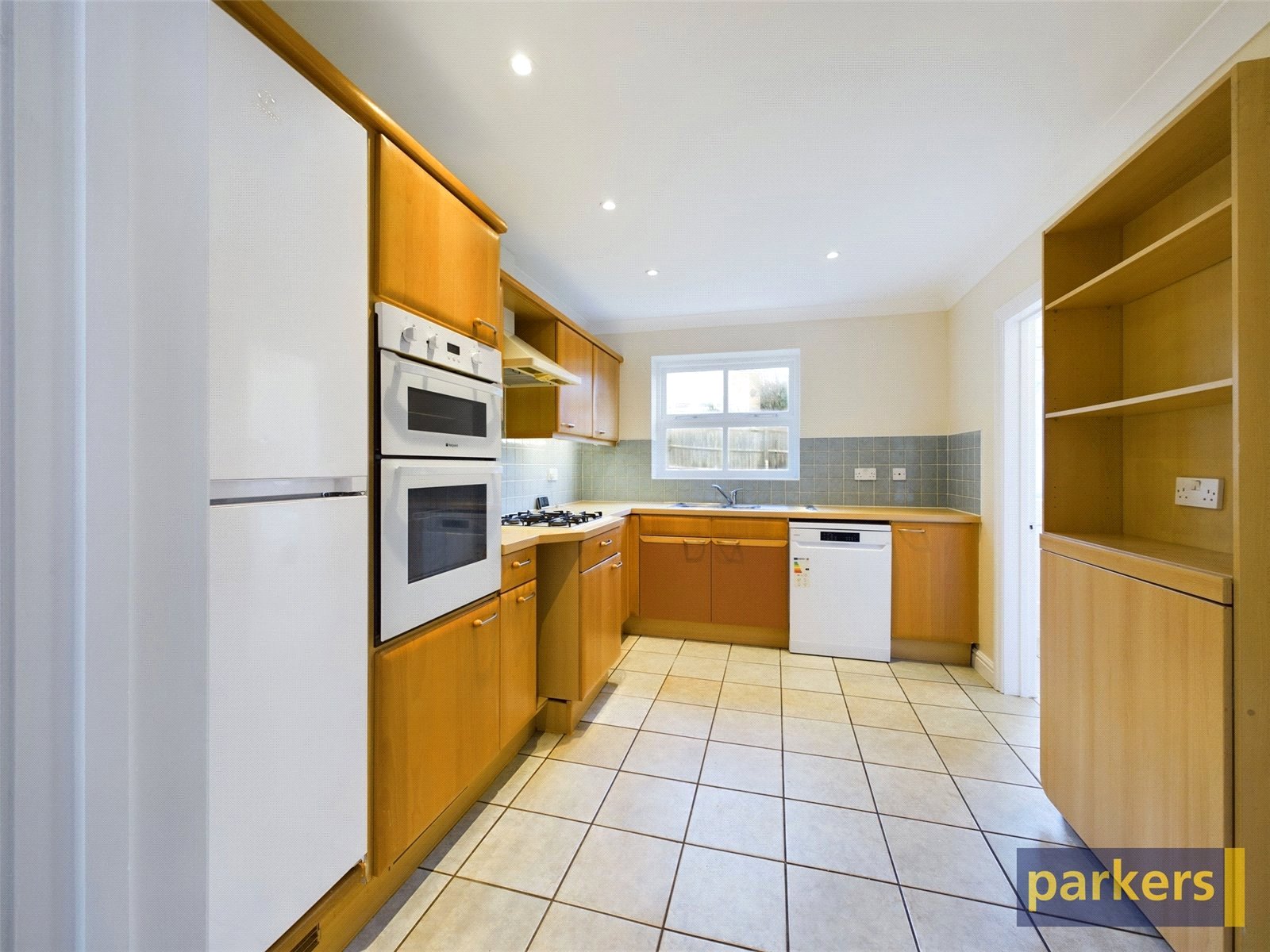 4 bedroom House to let in Emmer Green, Reading, Berkshire
