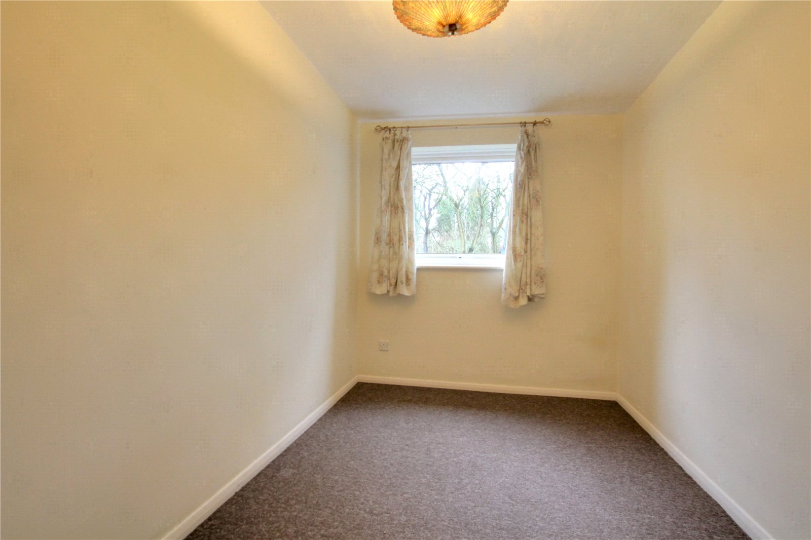 2 bedroom Flat for sale in Reading