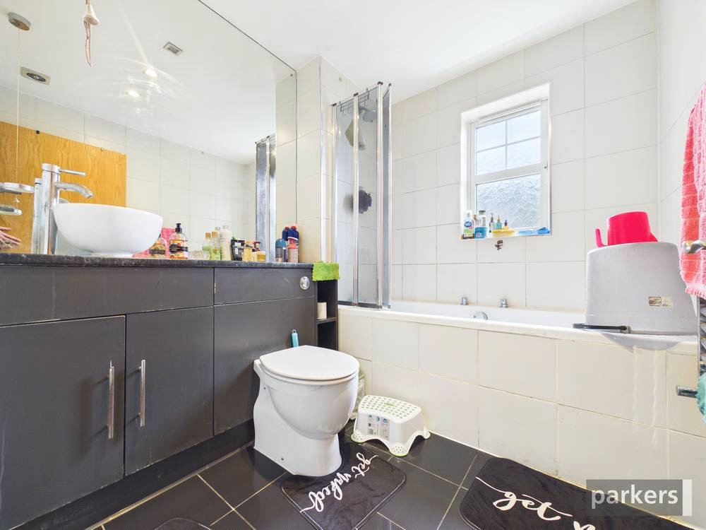 2 bedroom Flat for sale in Reading, Berkshire