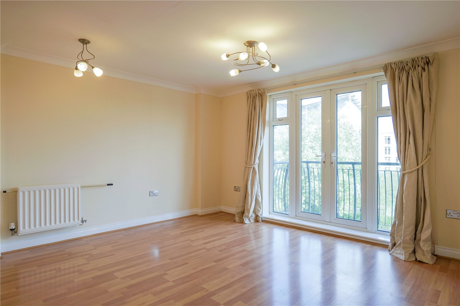 2 bedroom Flat for sale in Gas Works Road, Reading, Berkshire